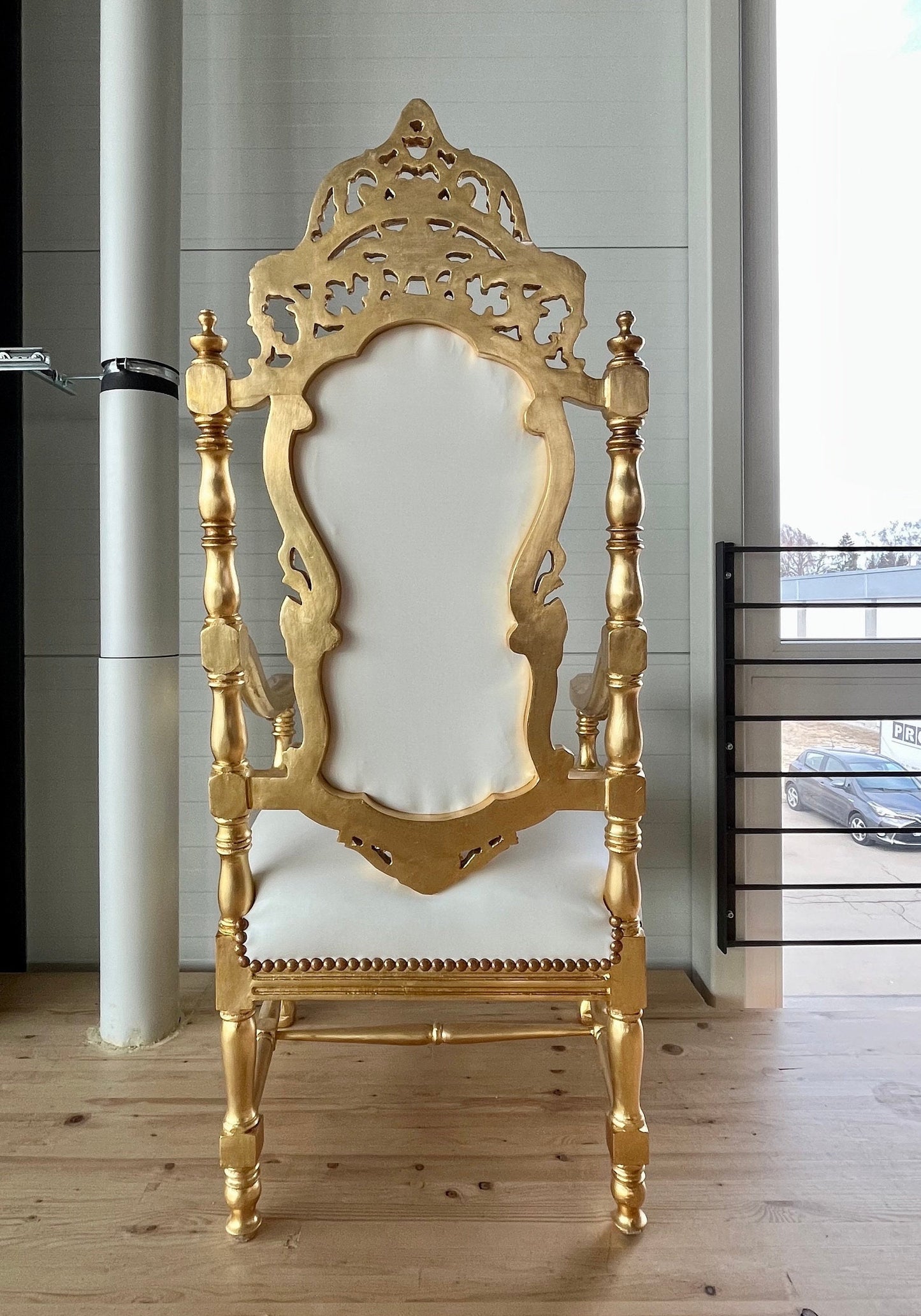 Throne Italian Barock Rococo Style Armchair Royal Antique Style Chair Gold Finish White Leather Like