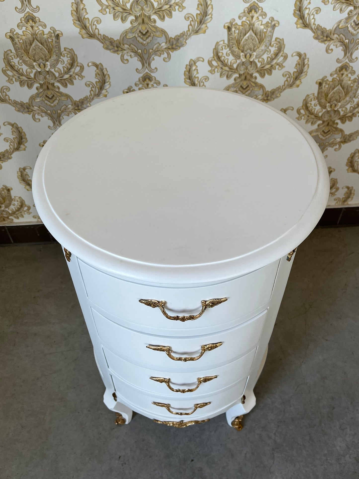 Night Stand White Color Baroque Chest of Drawers with Brass Handles Round Bedside Table Nostalgic French Style Night Stand for Bedroom Decor
