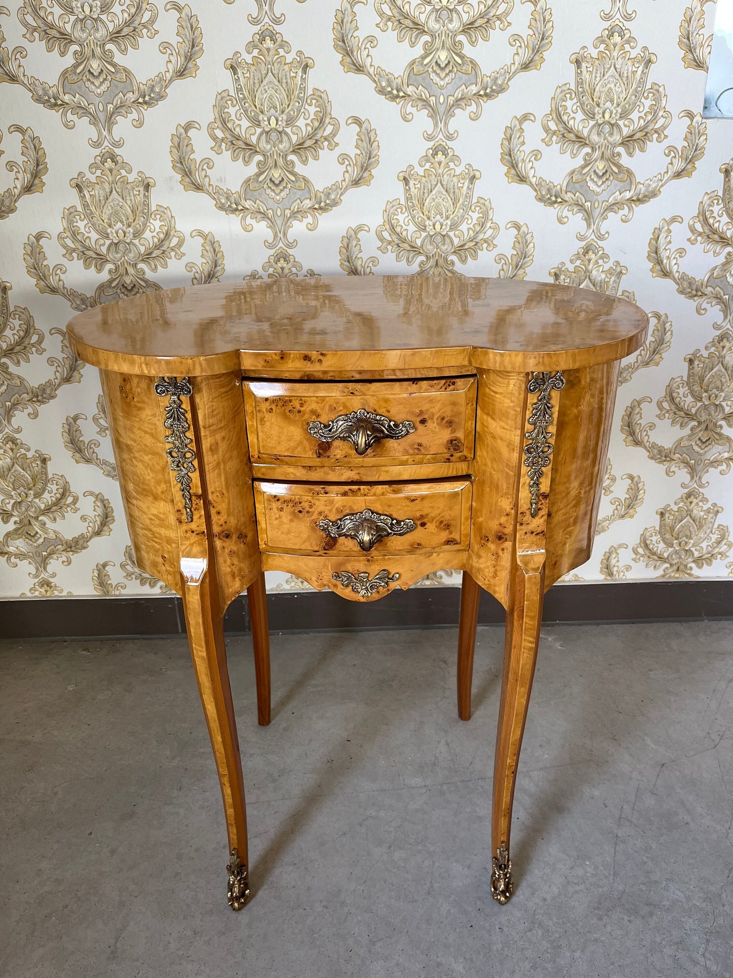 Louis Möbel Kommode Nachttisch im antiken Stil - Gelb / French Louis Chest of Drawers Antique Style Night Stand - Yellow Pea Shape