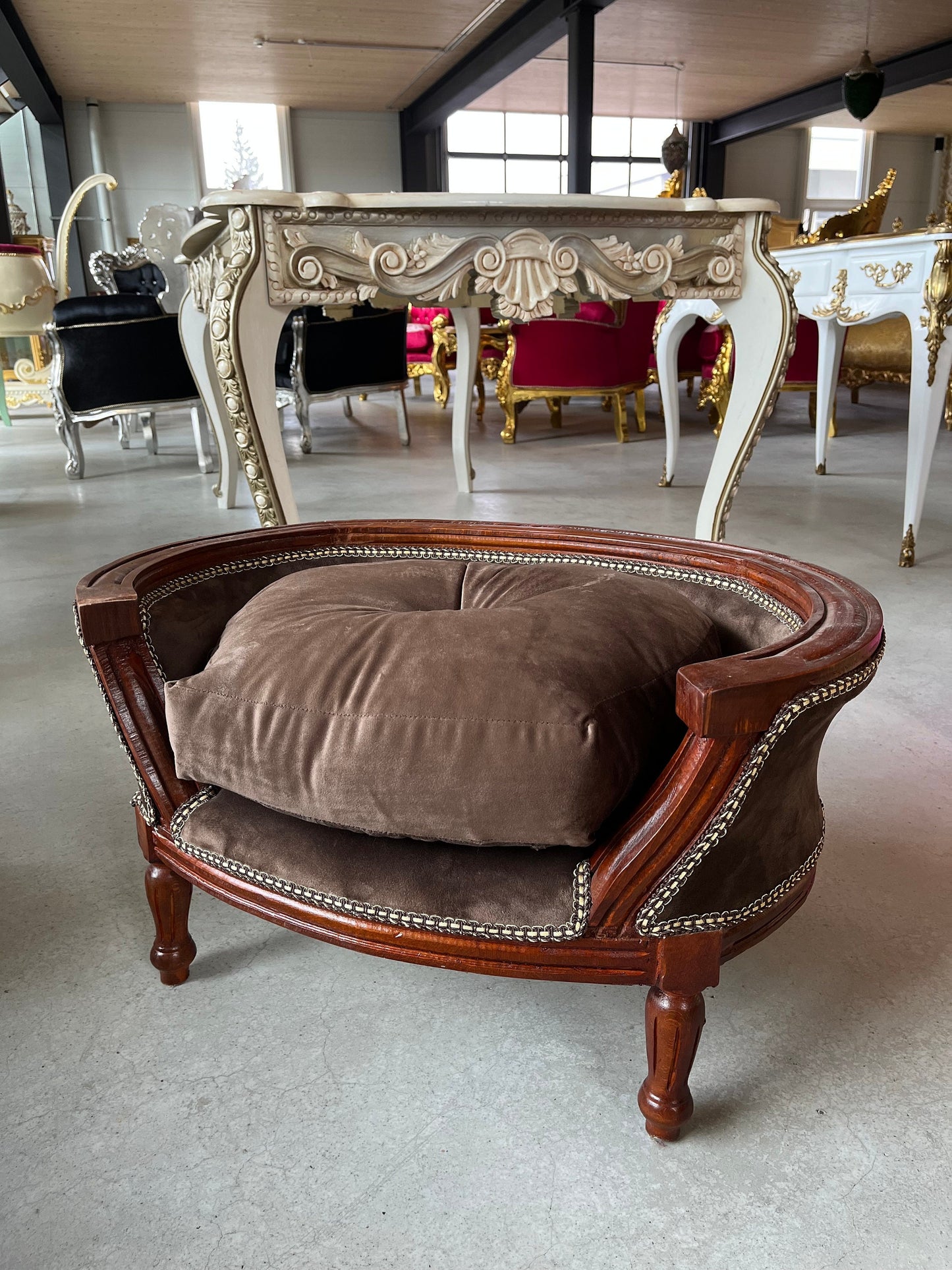 Dog Sofa Chair Retro Baroque Rococo Style Cute Dog Settee Green Velvet Blue Velvet for Home Decor Dog Chair