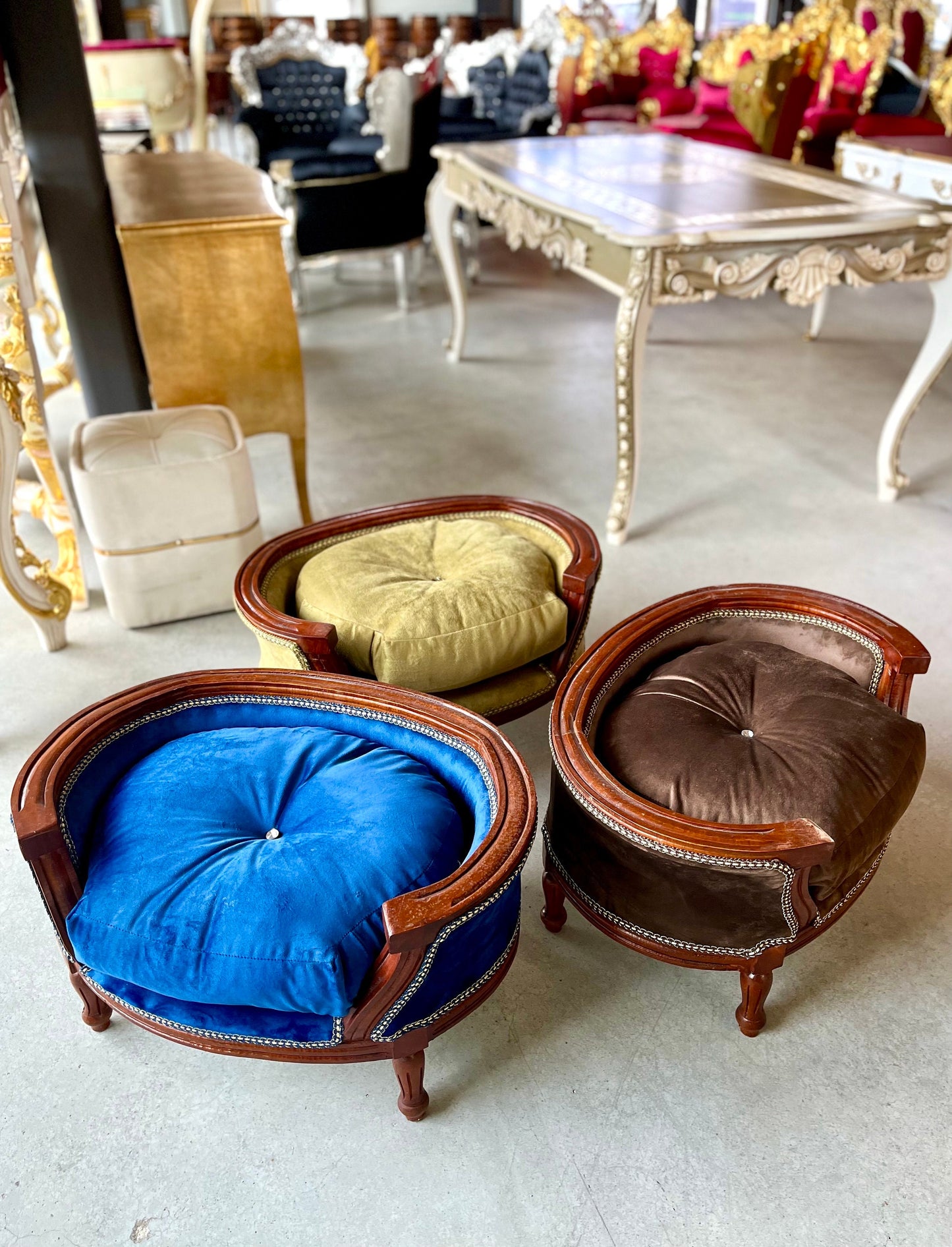 Dog Sofa Chair Retro Baroque Rococo Style Cute Dog Settee Green Velvet Blue Velvet for Home Decor Dog Chair