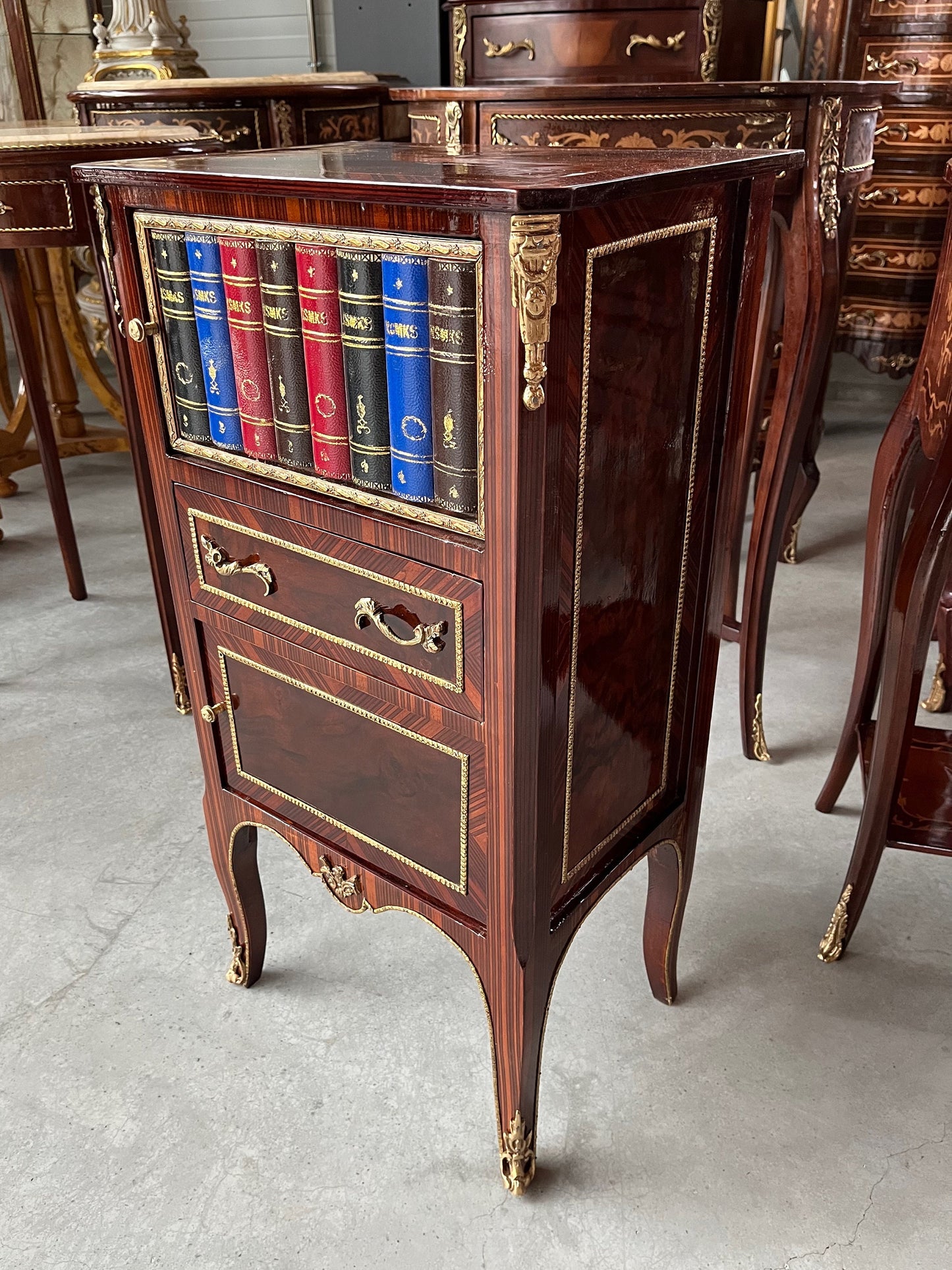 Französischer antiker Barockschrank Bücherregal Beistelltisch / French antique baroque cabinet bookcase side table