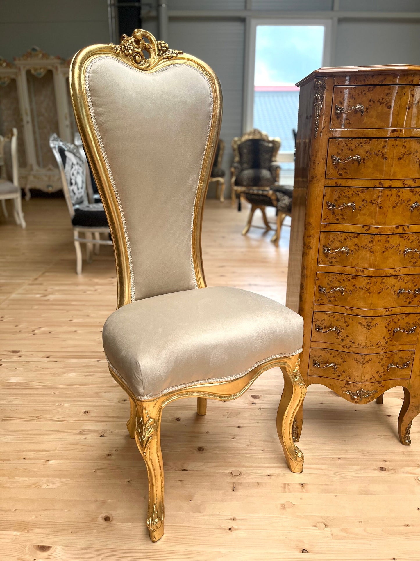 Tall Chair Antique Baroque Style Chair in Gold Finish Red White Beige Color for Wedding Party Event