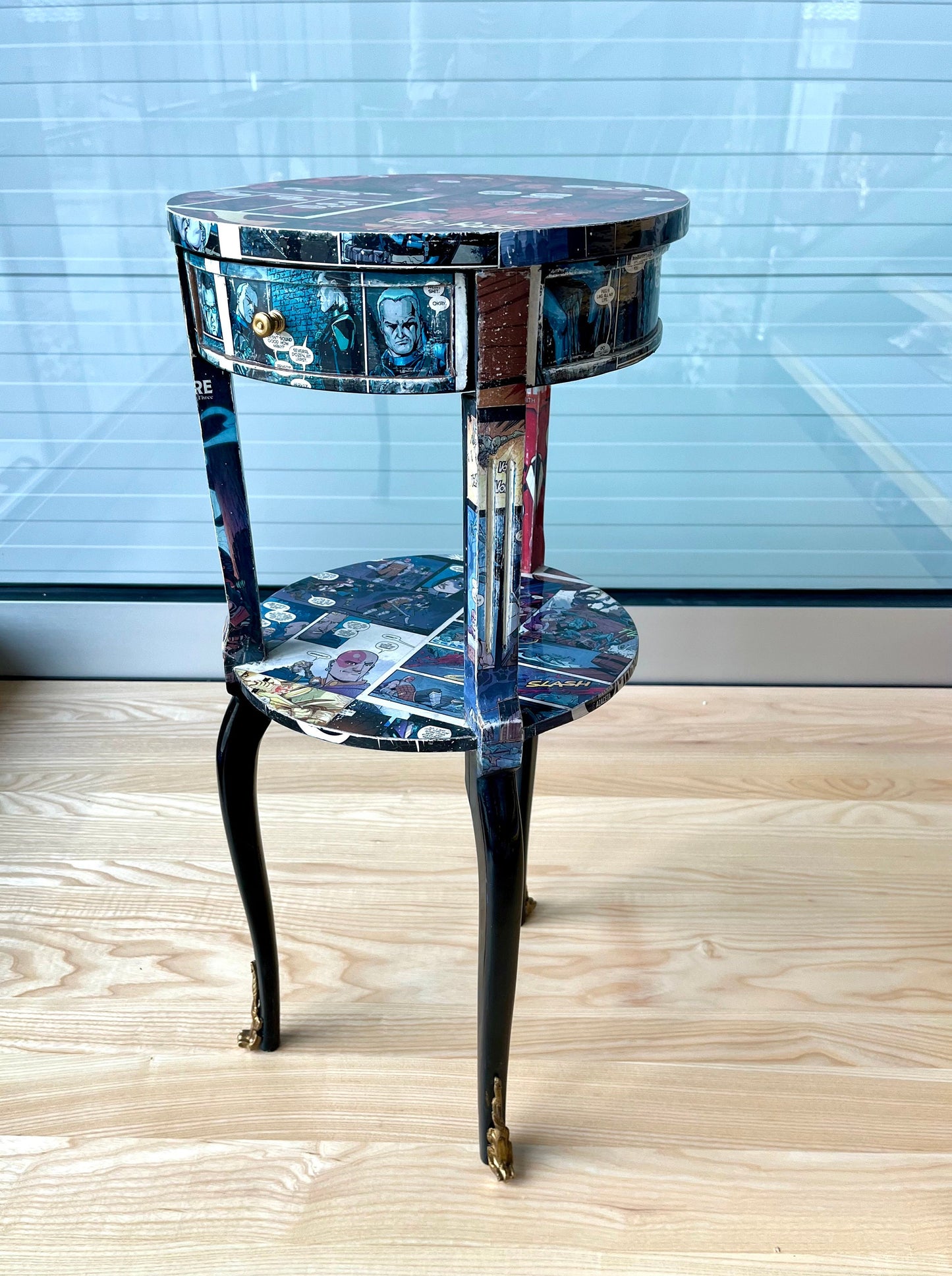 Side Table Kid’s Table Niche Small Round Table in POP Cartoon Printed Top Multi Colors for Home Decor