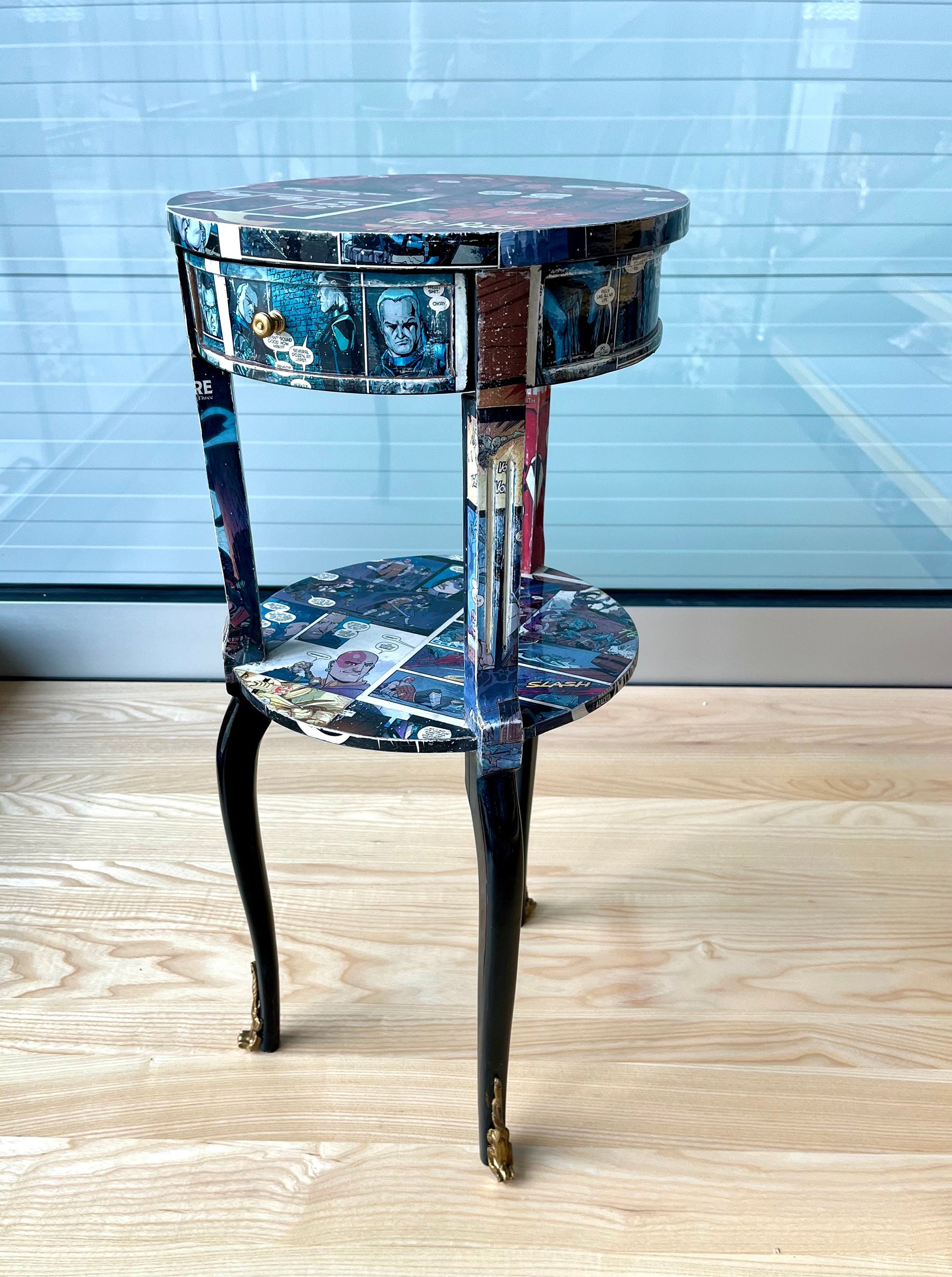 Side Table Kid’s Table Niche Small Round Table in POP Cartoon Printed Top Multi Colors for Home Decor