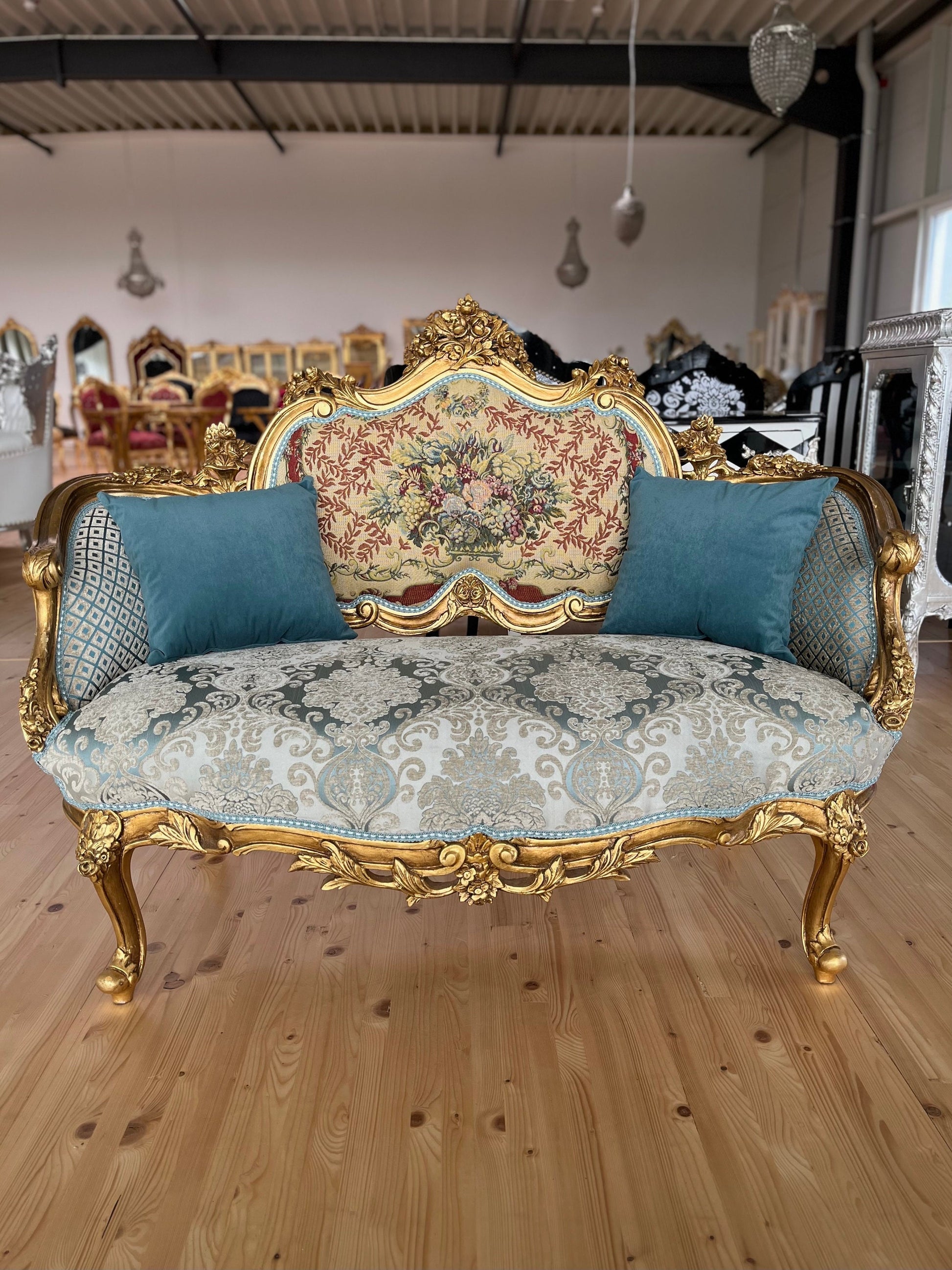 Love Seat French Louis Style Sofa Royal Baroque Style Settee for Home Italian Baroque Rococo Style Sofa in Blue Color for Lounge