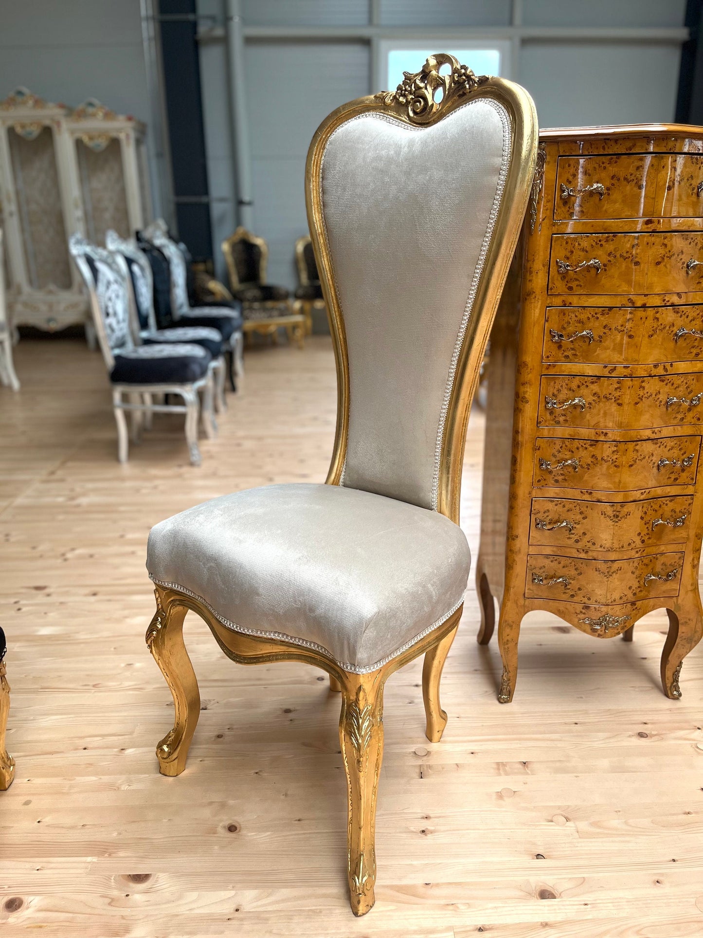 Tall Chair Antique Baroque Style Chair in Gold Finish Red White Beige Color for Wedding Party Event