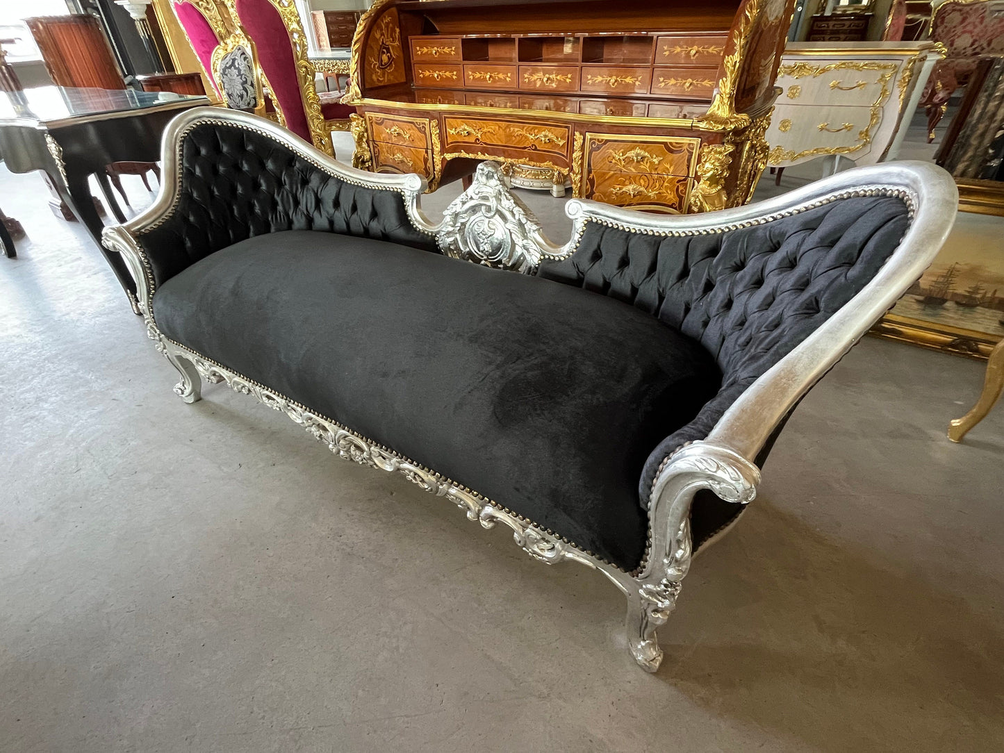 Lounge-Sofa im Barock-Stil, schwarzes Samtsofa für Bar, Salon, Nachtclub/ Lounge Sofa Black French Baroque Style Love Seat for Bar Nightclub