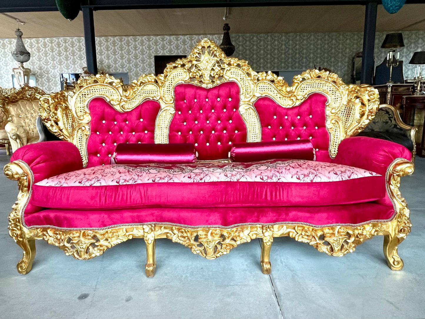 Saloon Sofa Set in Royal Antique Style for Hotel Huge Sofa Set in French Louis Style Saloon Sofa Set in Italian Baroque Rococo Style Red