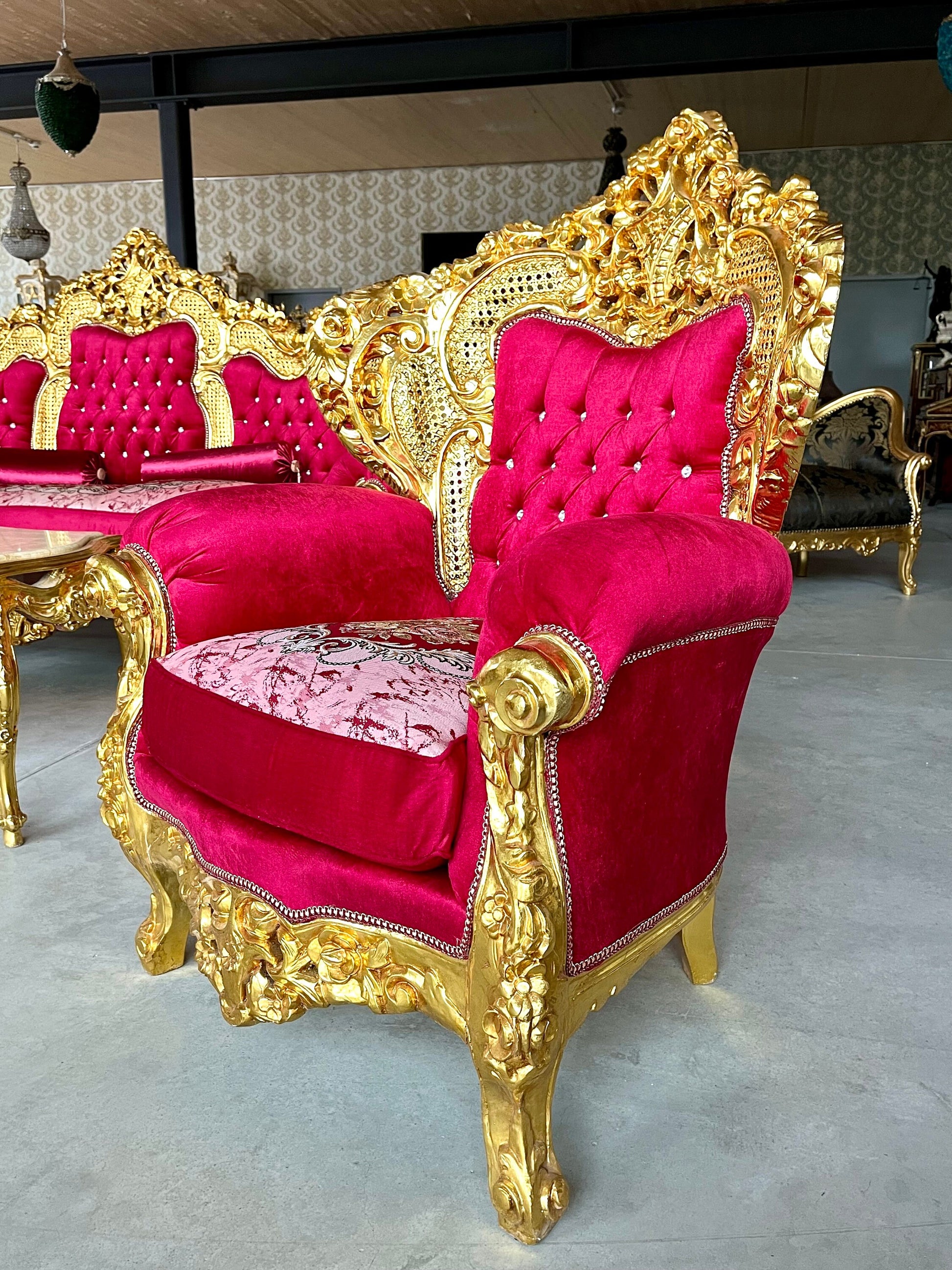 Saloon Sofa Set in Royal Antique Style for Hotel Huge Sofa Set in French Louis Style Saloon Sofa Set in Italian Baroque Rococo Style Red