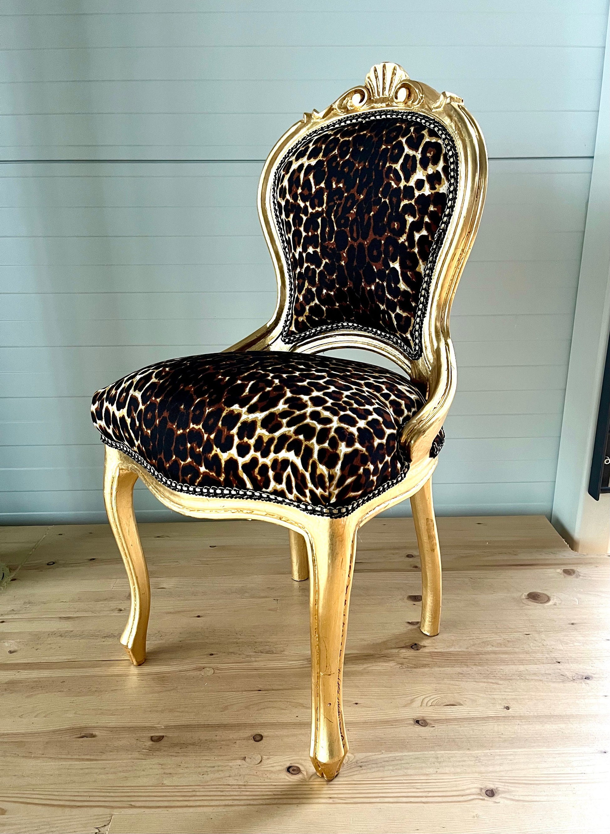 Small Chair French Baroque Rococo Style Retro Italian Style Kid’s Chair in Leopard Print Gold Finish Chair Black Flower Pattern Gold Finish
