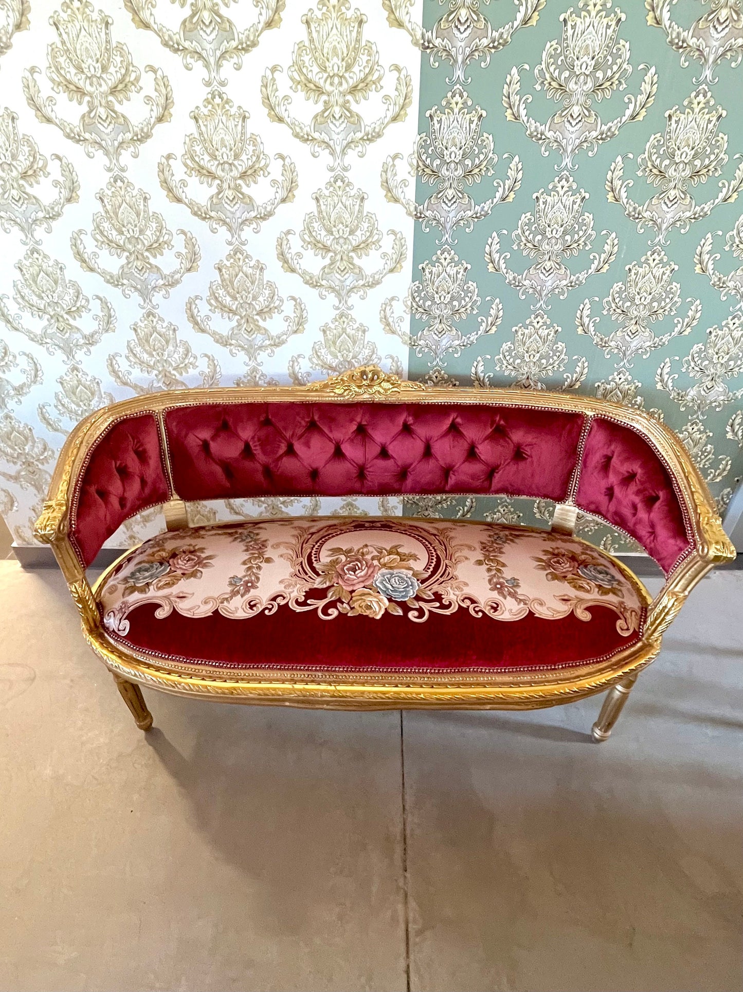 Antique Style Sofa Set Red French Baroque Style Sofa Set in Bordeaux Color French Style Sofa for Lounge Room