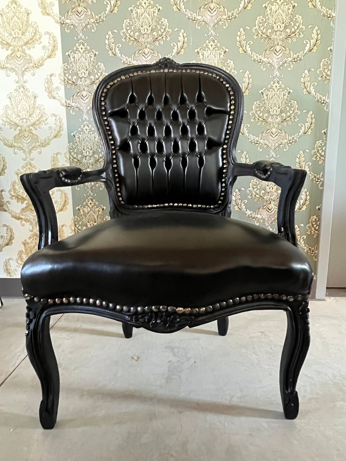 Armchair French Louis Style Black Leather-Like Chair Retro Baroque Rococo Style Armchair in Black or Dark Wood Frame