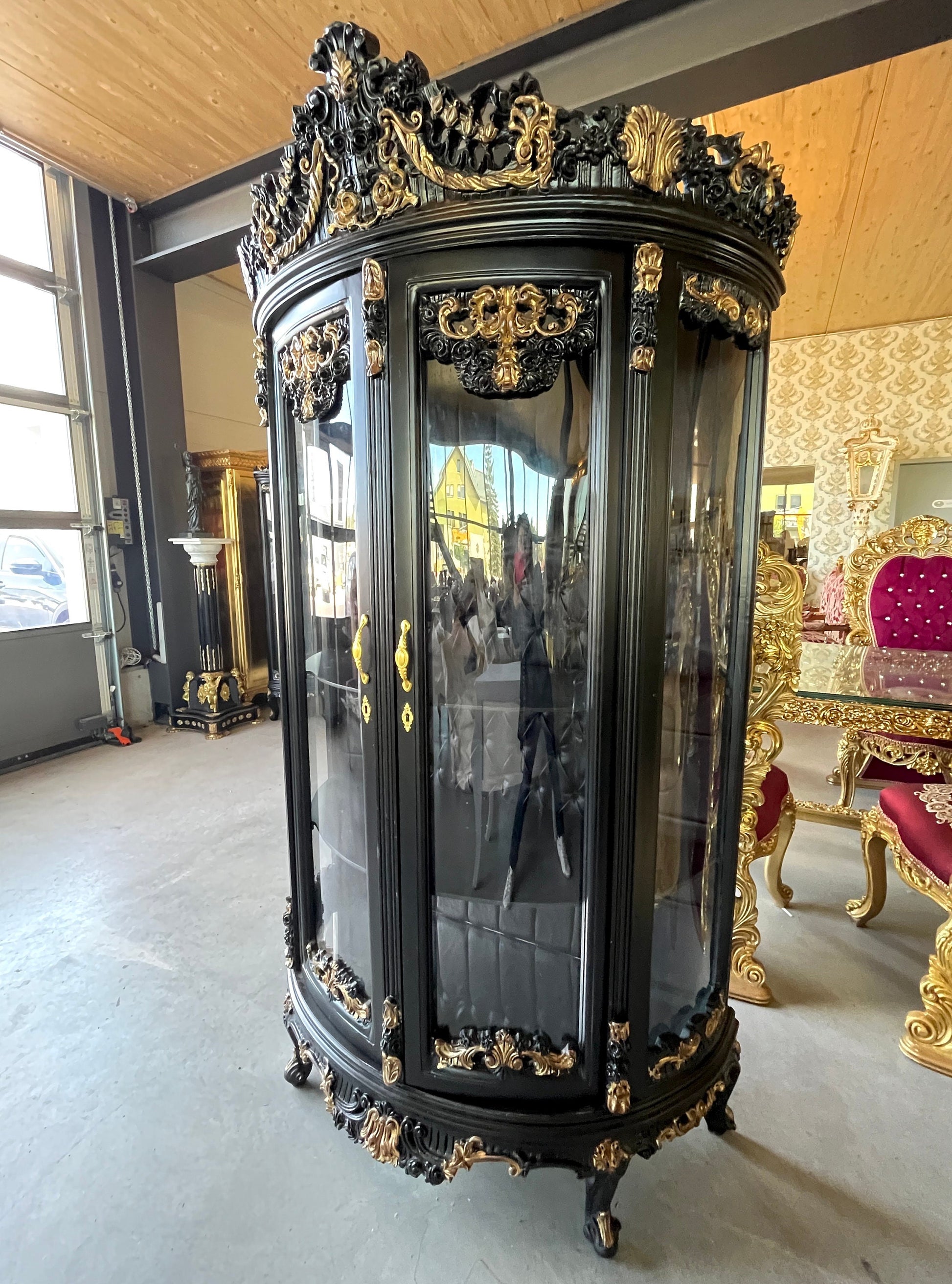 Showcase Cabinet Black Baroque Style Display Cabinet Glass & Wood French Louis Display Cabinet Decor in Black Antique Style Showcase Cabinet