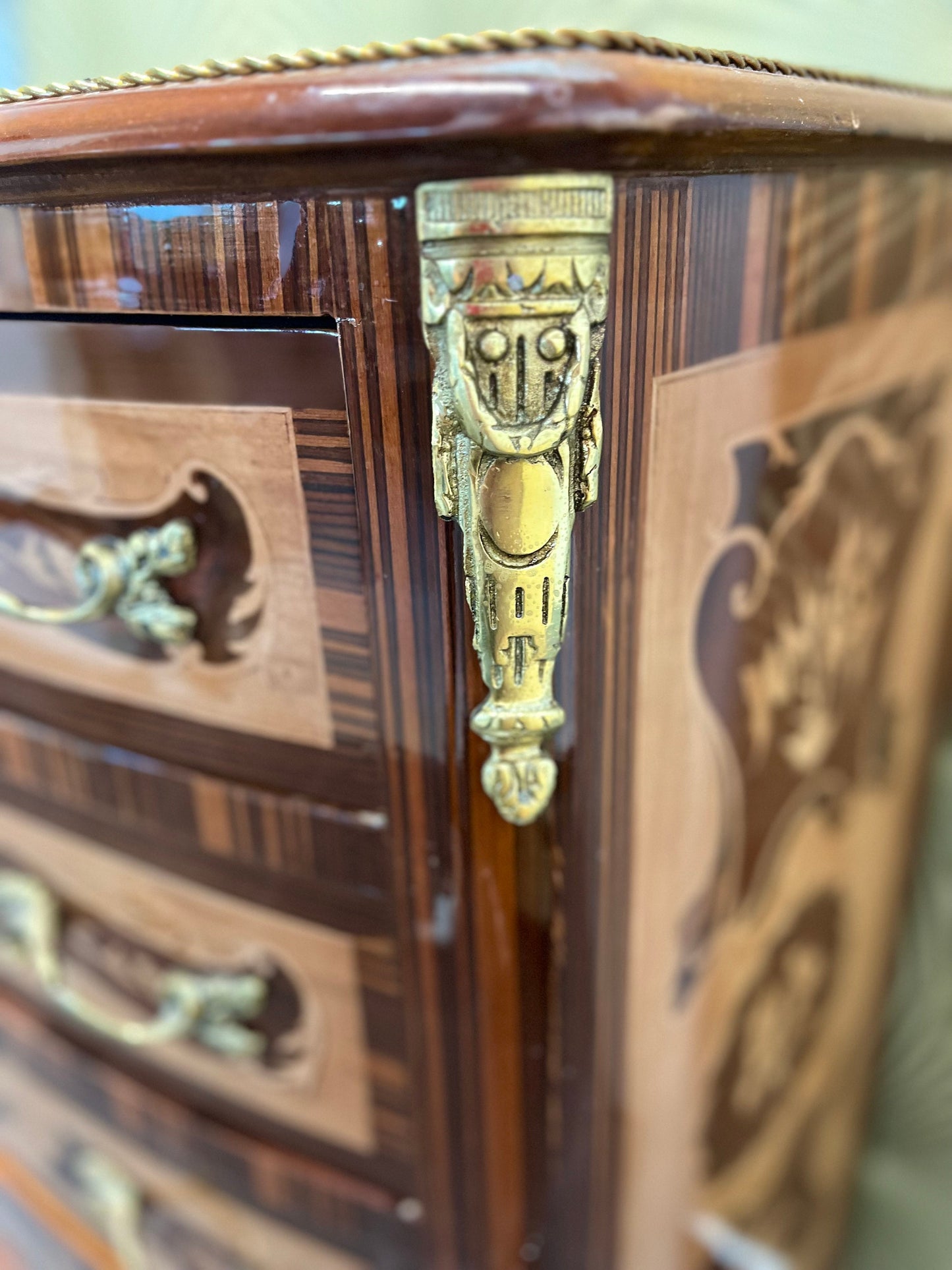 Chest of Drawer Retro Style 4 Drawers Cabinet Baroque Style Chest of Drawer Wood French Baroque Style Chest of Drawer for Home
