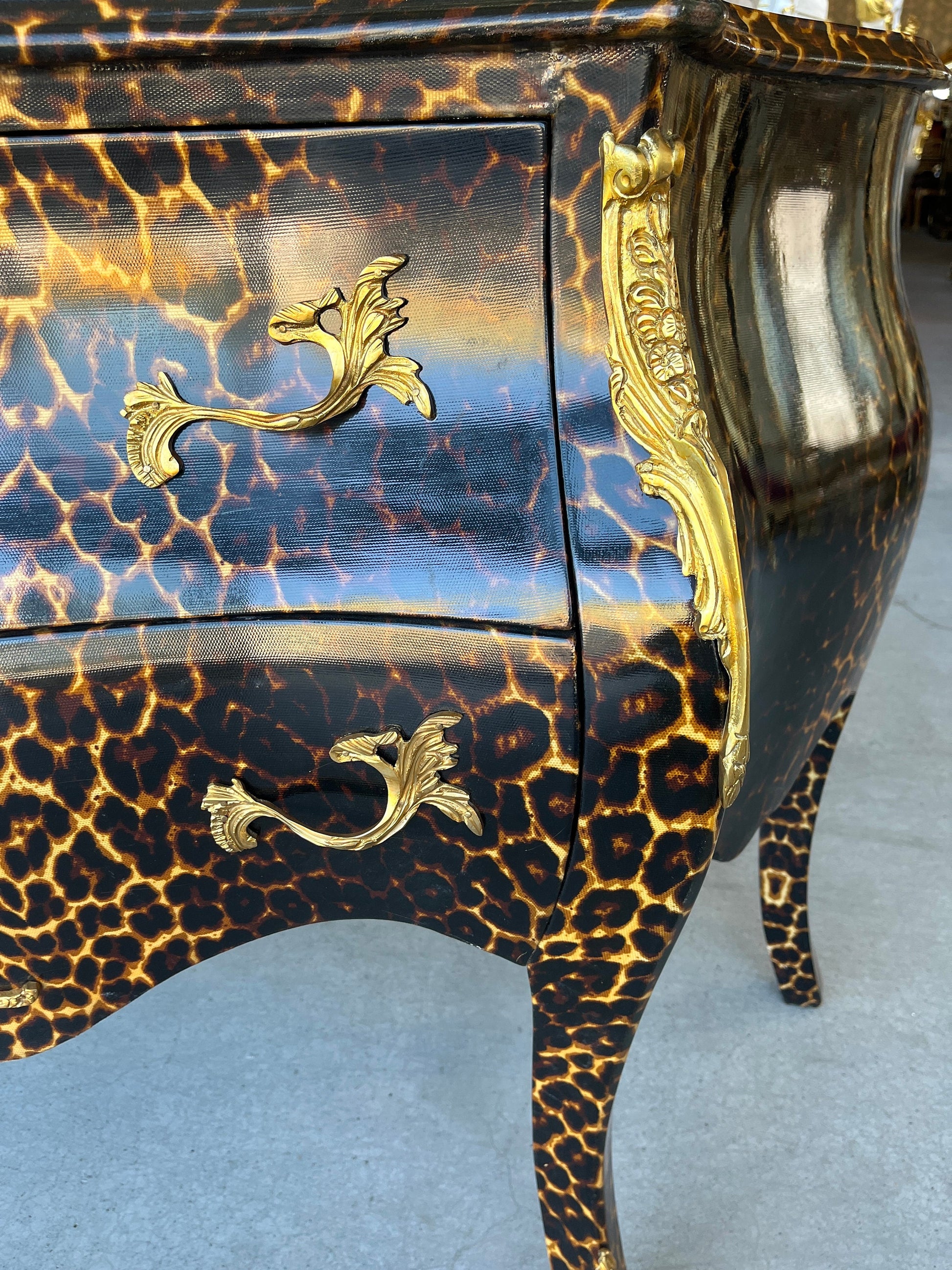 Chest of Drawer Louis XV Style in Leopard Print Dresser Retro Baroque Rococo Style Bedroom Kommode in Brown Leopard Print Collection Decor