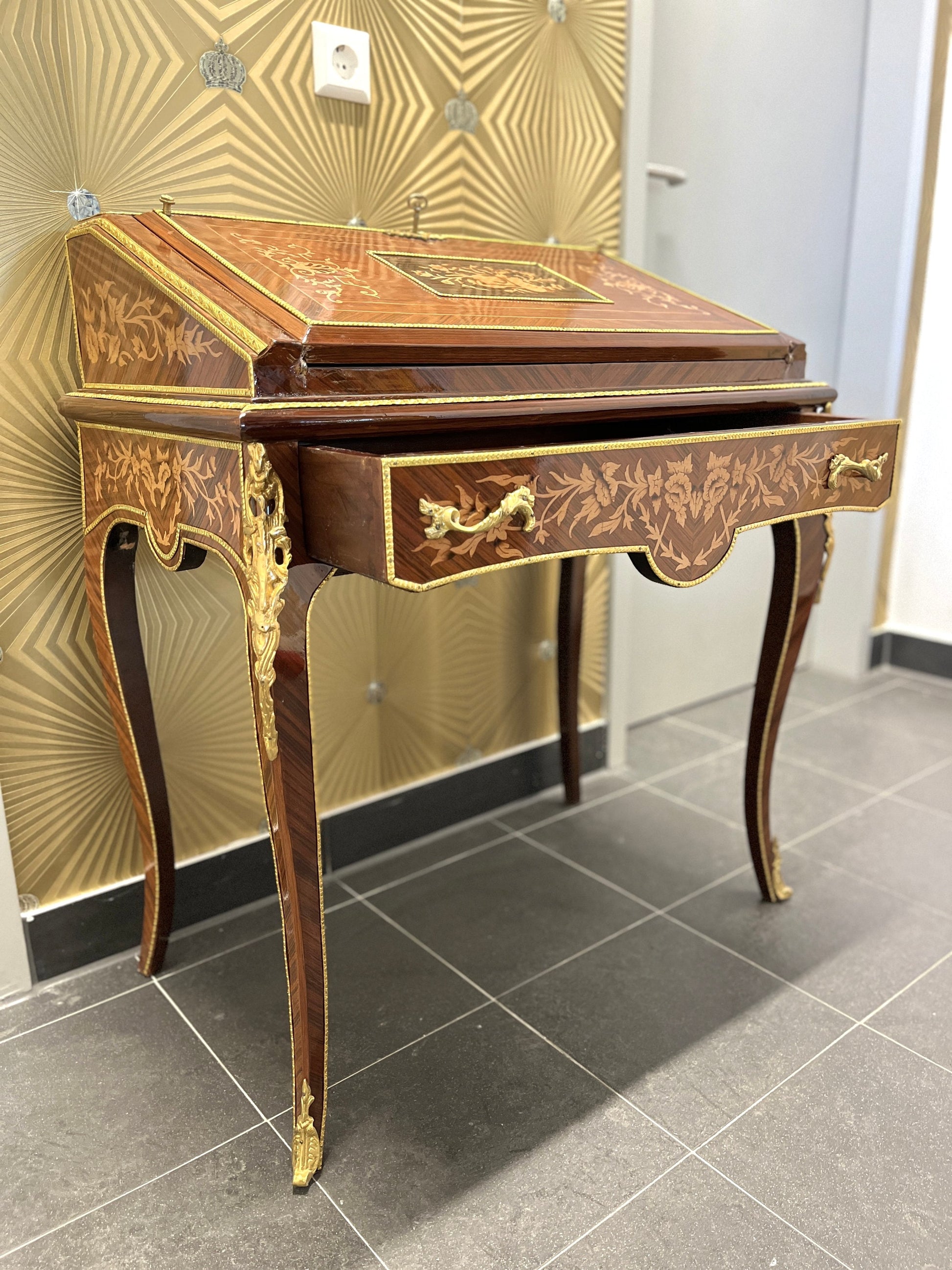 Small Organizer table European Antique Baroque Style Home Decor Niche Piece Side Table with an Extended Writing Board
