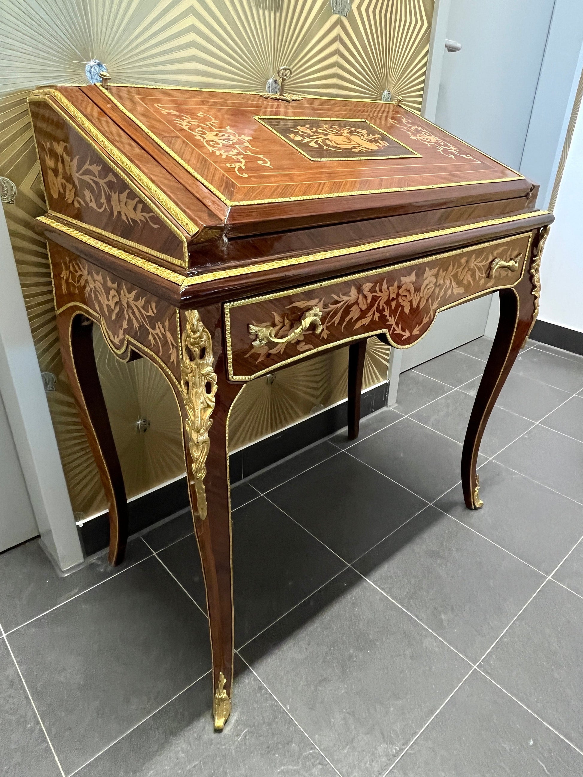 Small Organizer table European Antique Baroque Style Home Decor Niche Piece Side Table with an Extended Writing Board