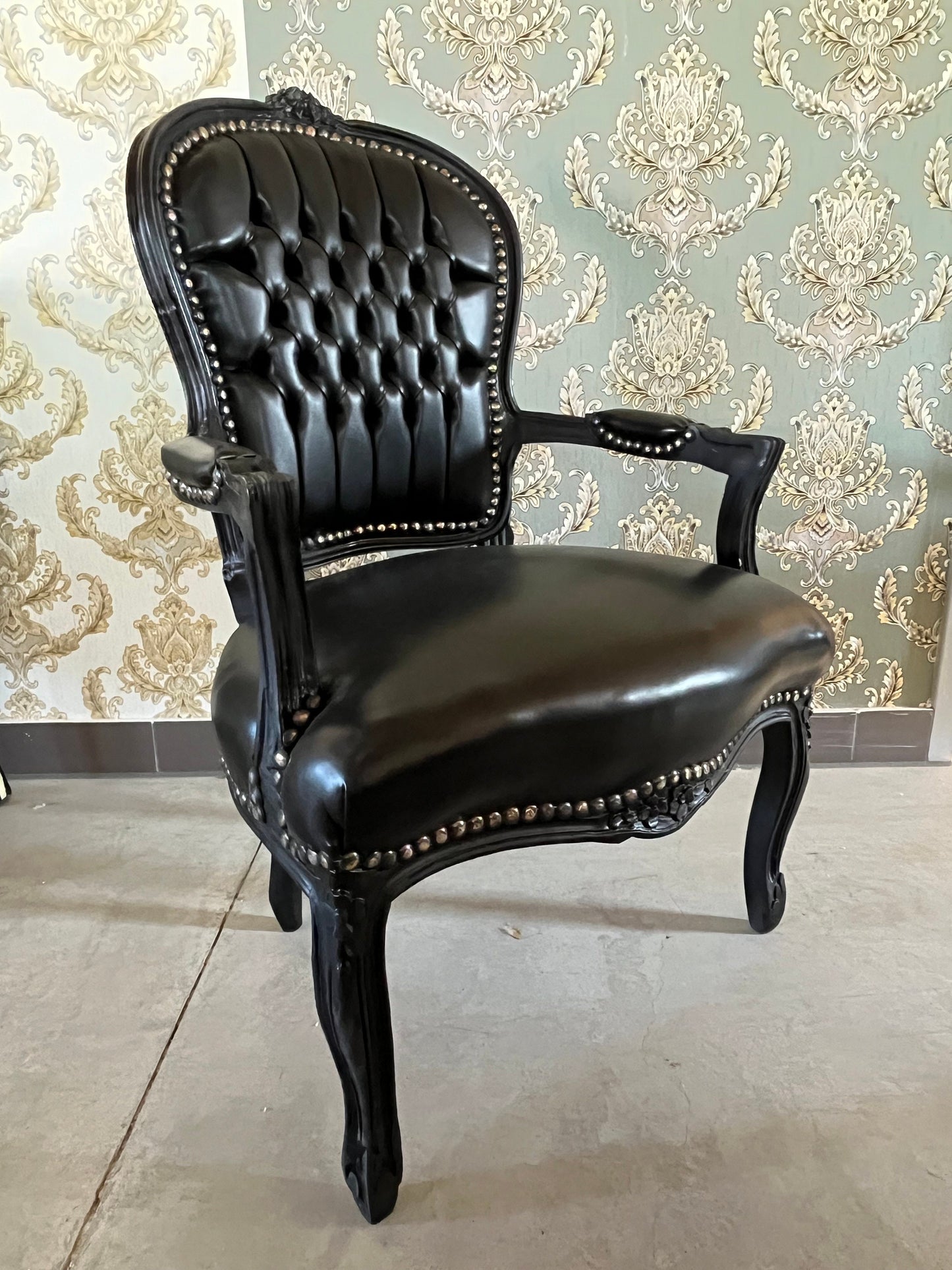 Armchair French Louis Style Black Leather-Like Chair Retro Baroque Rococo Style Armchair in Black or Dark Wood Frame
