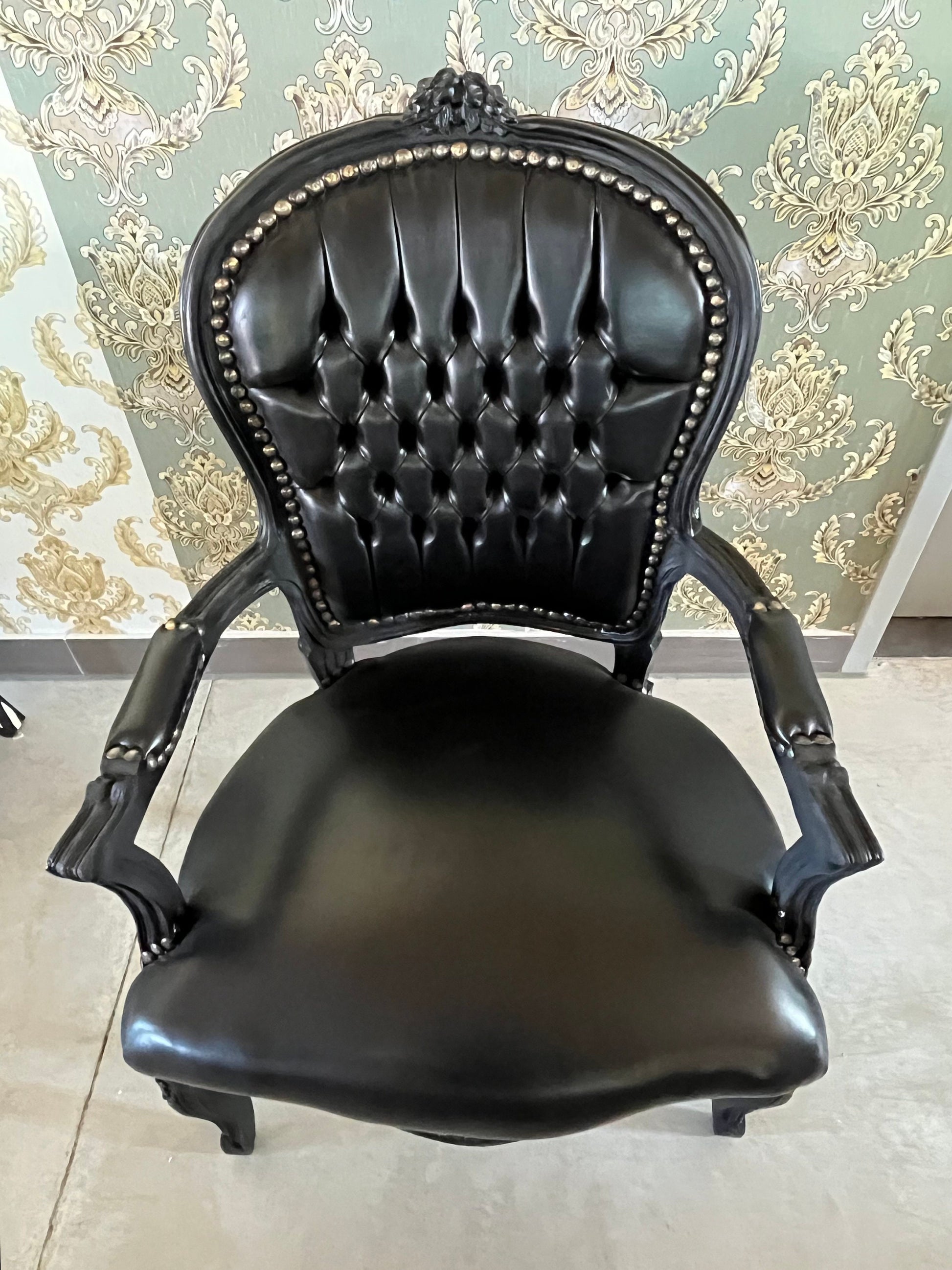 Armchair French Louis Style Black Leather-Like Chair Retro Baroque Rococo Style Armchair in Black or Dark Wood Frame
