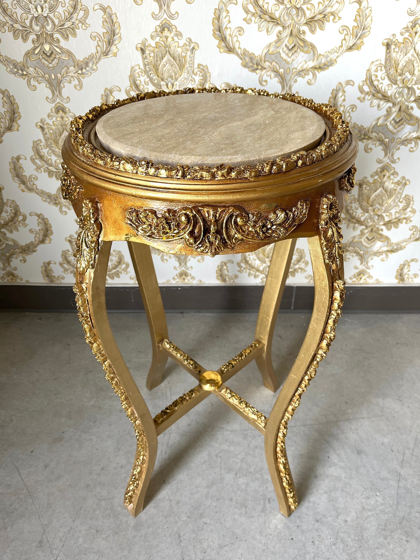 Small Side Table French Baroque Style with Marble Slab Top Tea Table Coffee Table for Home Decor in Gold Finish and Beige Marble Top