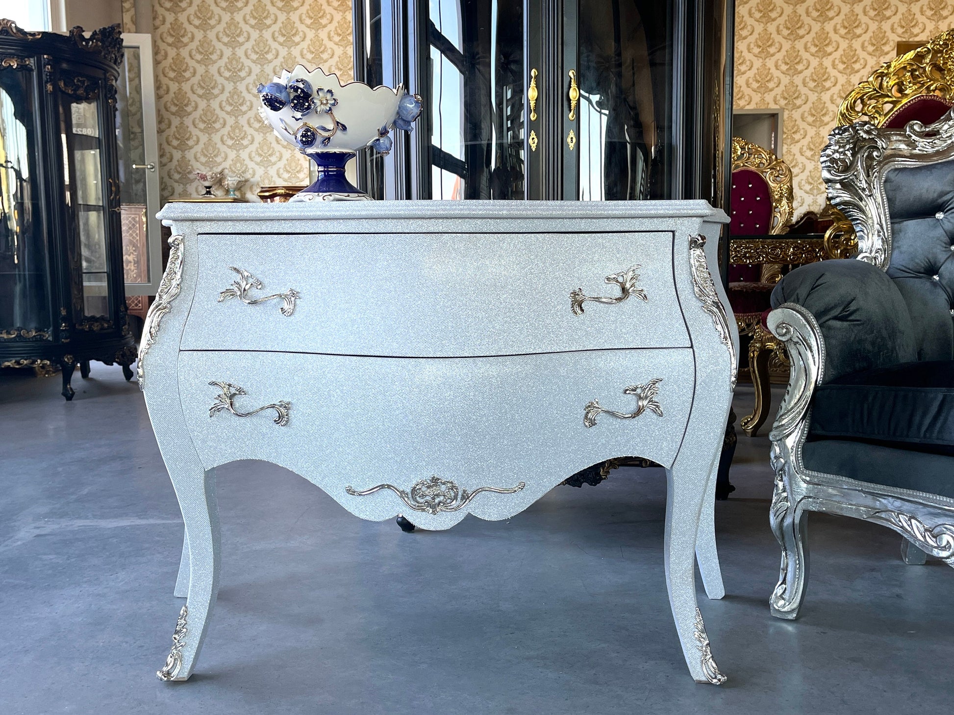Chest of Drawer French Louis Style in Silver Glitter Dresser Retro Baroque Style Inlaid 2 Drawers & Metal Ornaments Commode in Silver
