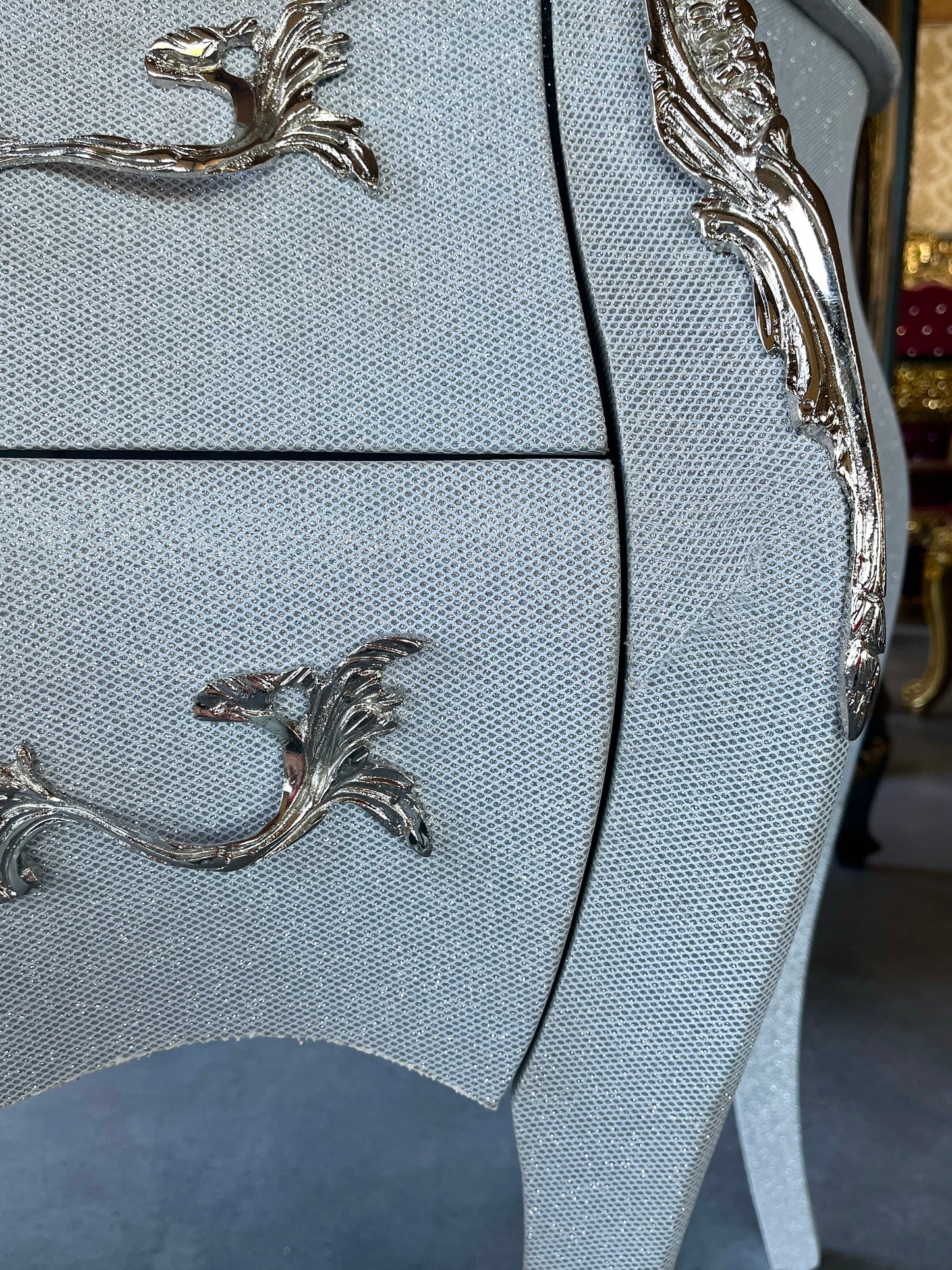 Chest of Drawer French Louis Style in Silver Glitter Dresser Retro Baroque Style Inlaid 2 Drawers & Metal Ornaments Commode in Silver