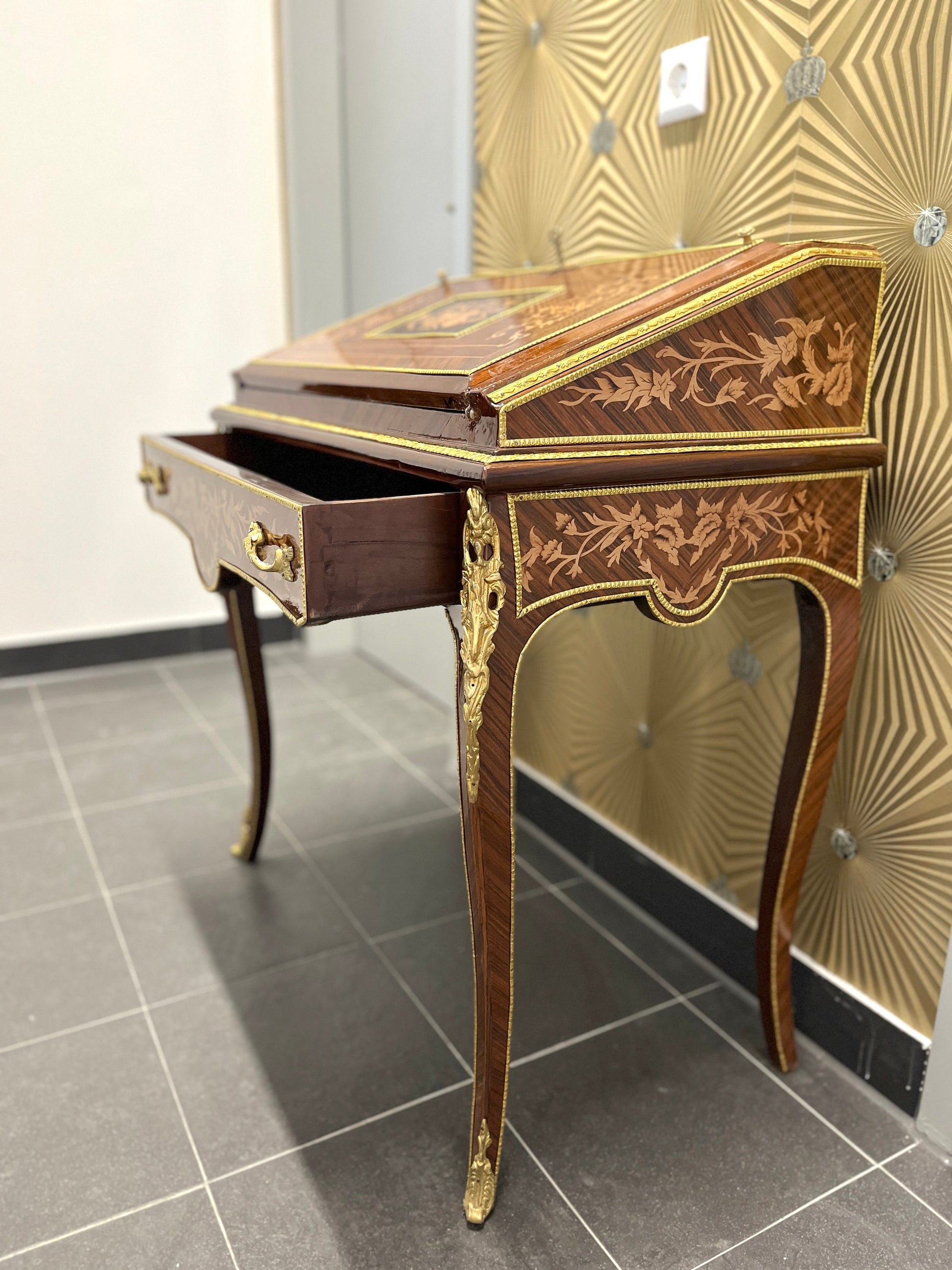 Small Organizer table European Antique Baroque Style Home Decor Niche Piece Side Table with an Extended Writing Board