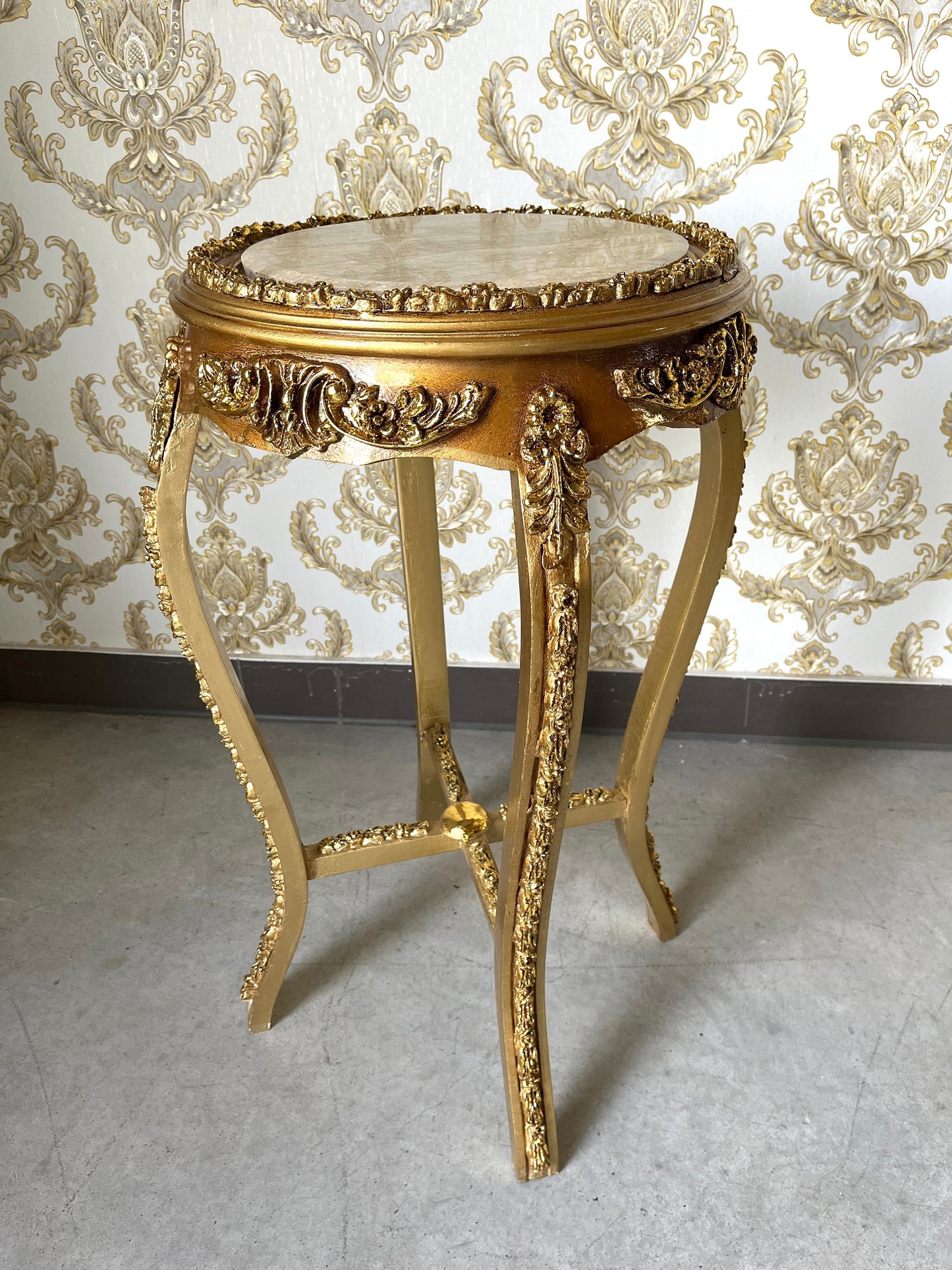 Small Side Table French Baroque Style with Marble Slab Top Tea Table Coffee Table for Home Decor in Gold Finish and Beige Marble Top