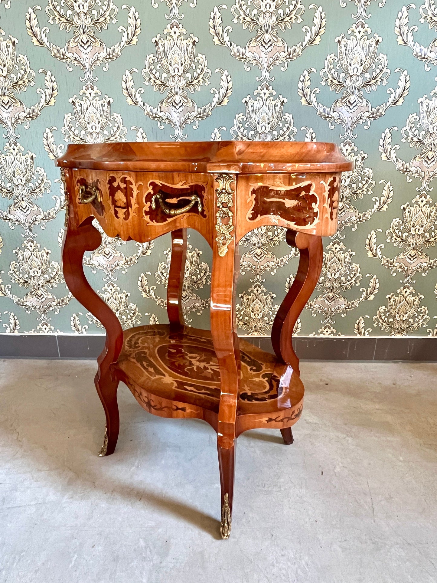 Side Table French Antique Style Wooden Brown Coffee Table Retro Baroque Style Side Table for Home Decor