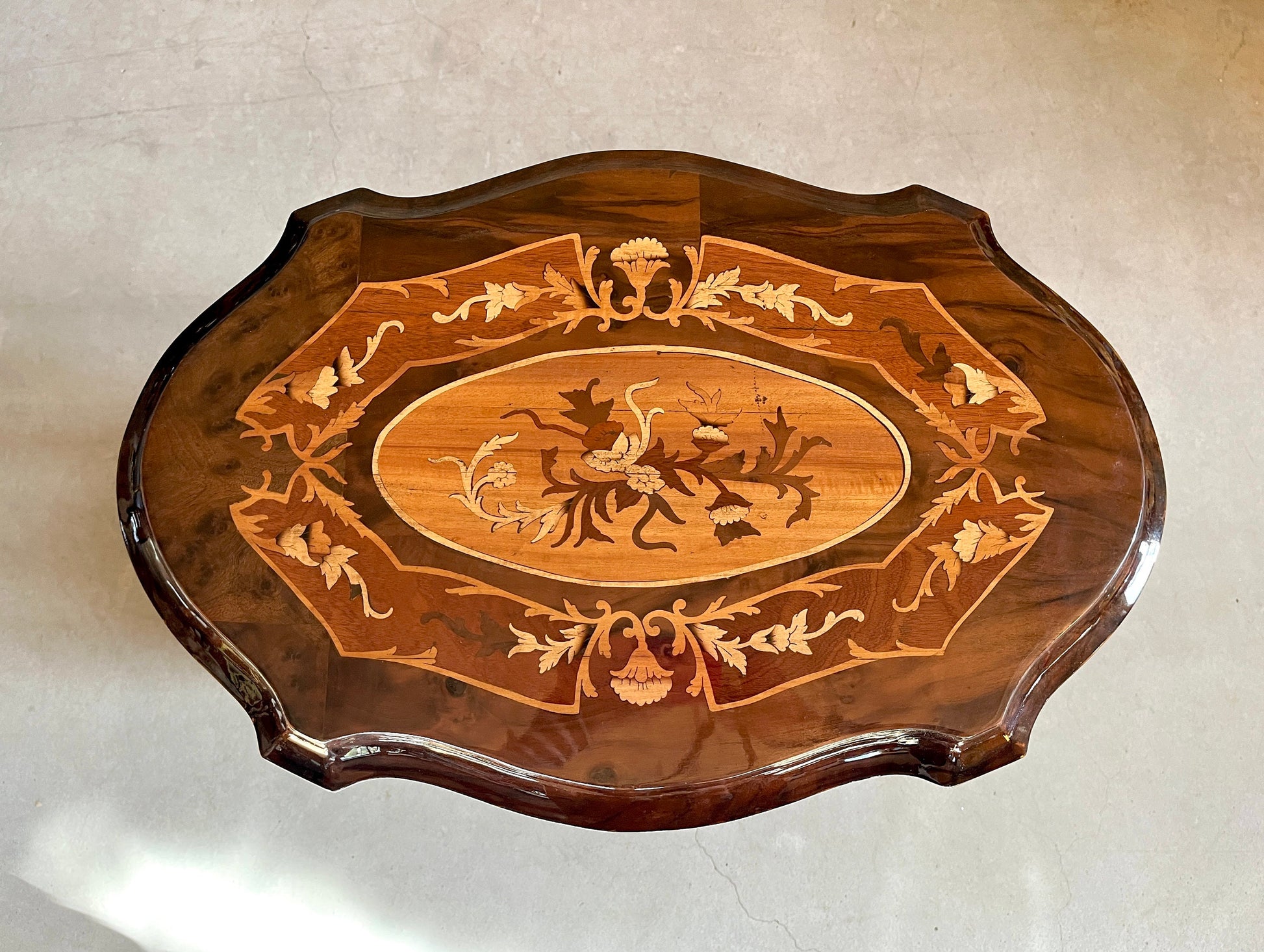 Side Table French Antique Style Wooden Brown Coffee Table Retro Baroque Style Side Table for Home Decor