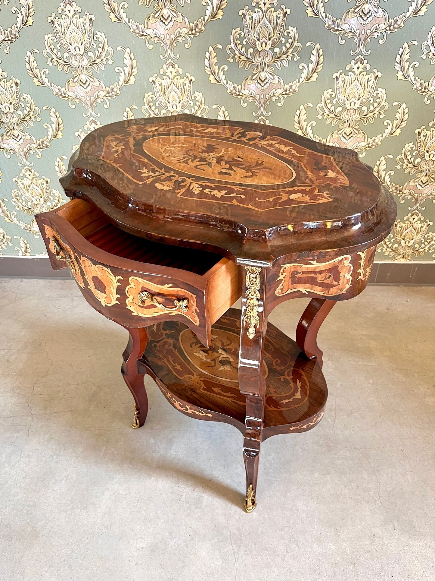 Side Table French Antique Style Wooden Brown Coffee Table Retro Baroque Style Side Table for Home Decor