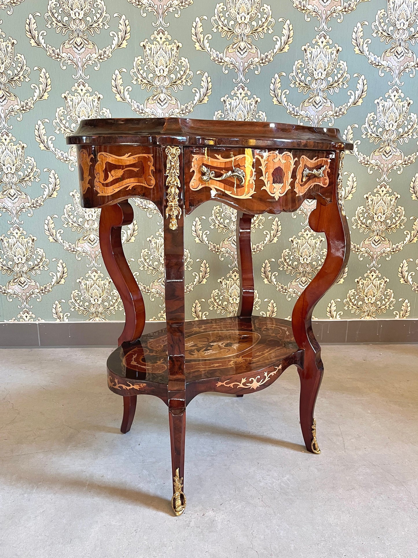 Side Table French Antique Style Wooden Brown Coffee Table Retro Baroque Style Side Table for Home Decor