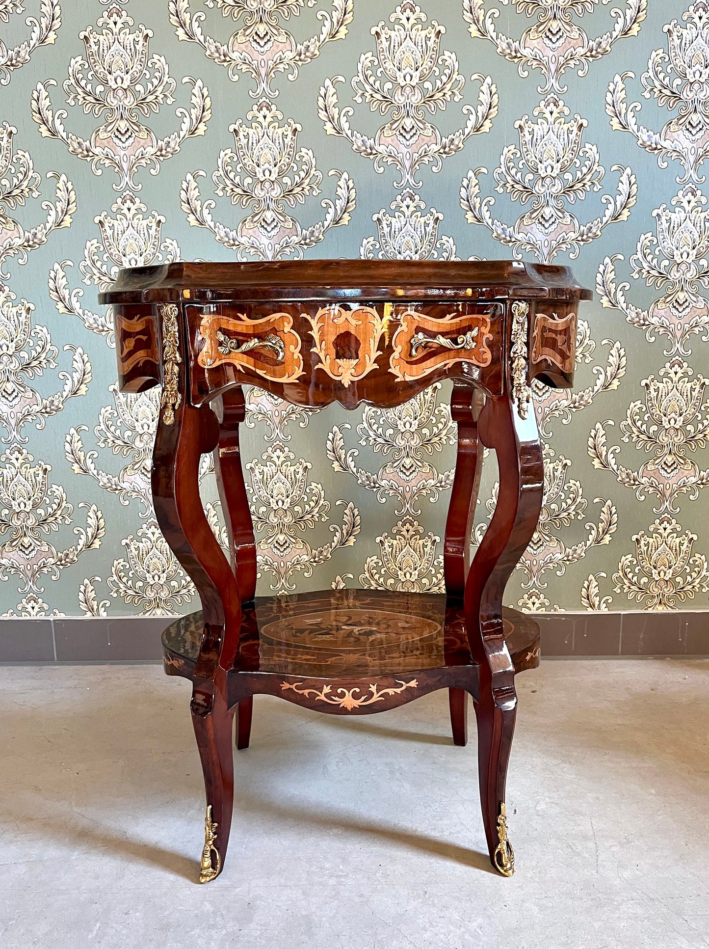 Side Table French Antique Style Wooden Brown Coffee Table Retro Baroque Style Side Table for Home Decor