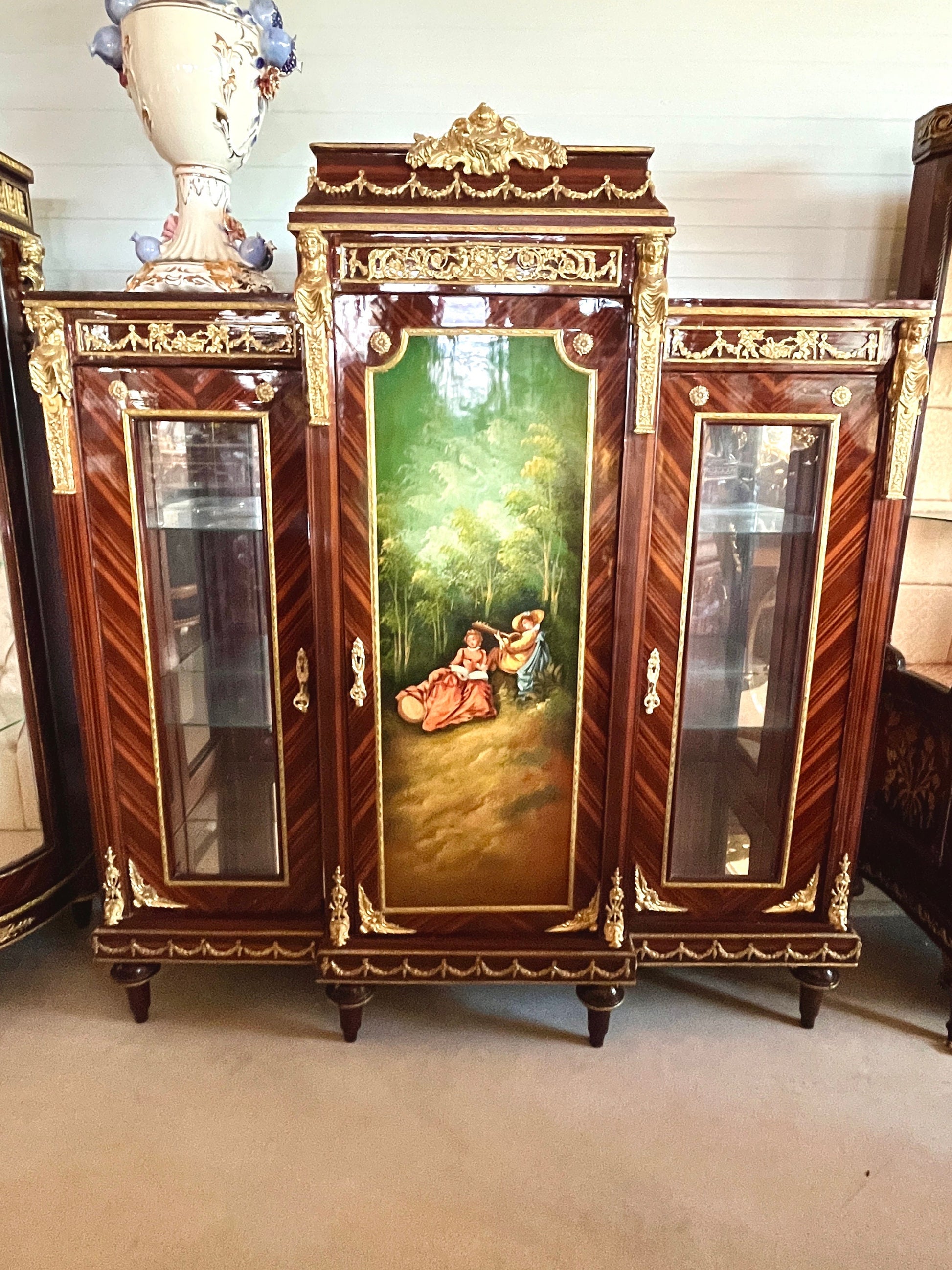 Cabinet Showcase Antique Baroque Style Oil Painting Hand-painted Glass Cabinet French Louis Style in Brown for Home Decor