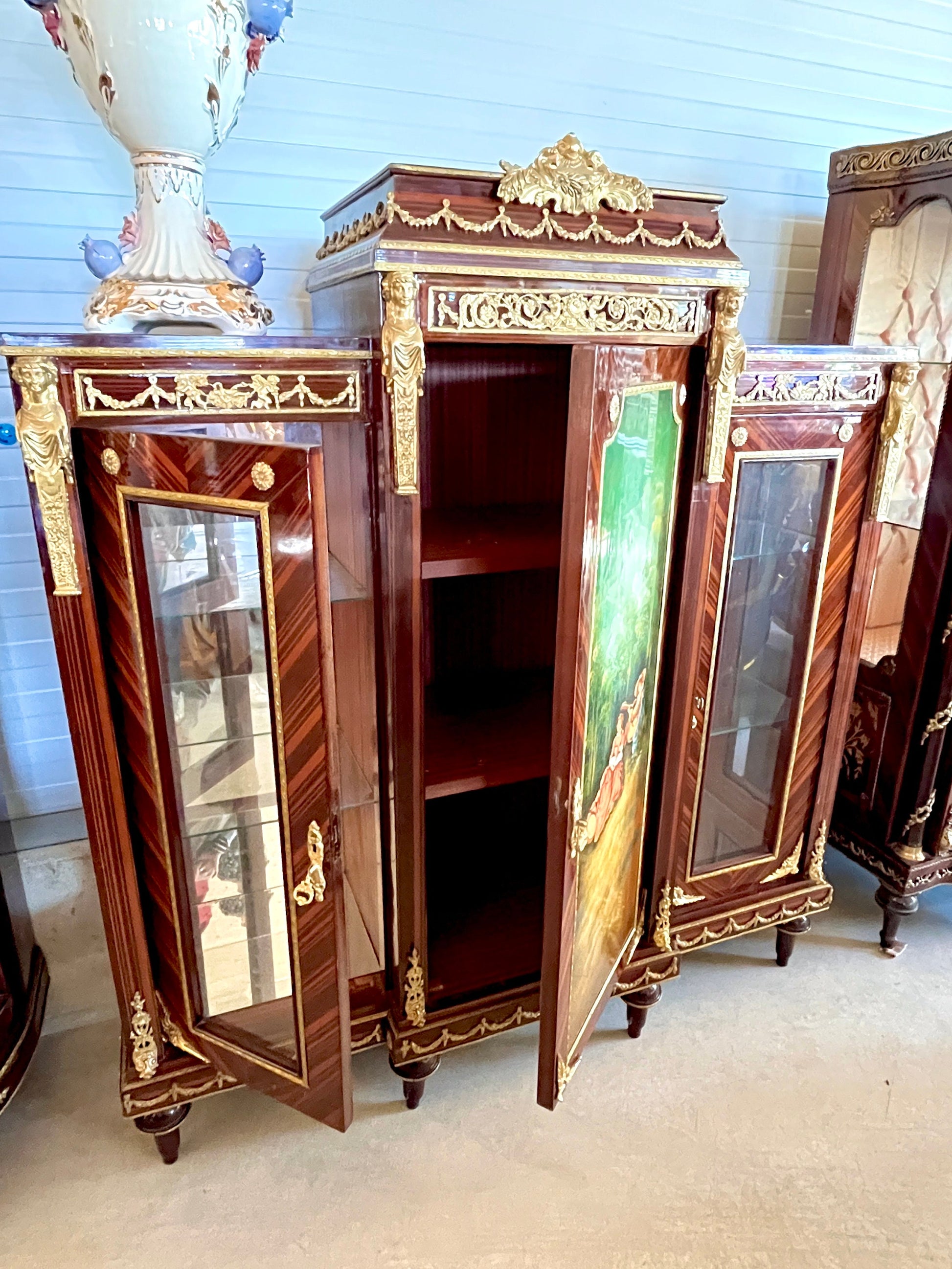Cabinet Showcase Antique Baroque Style Oil Painting Hand-painted Glass Cabinet French Louis Style in Brown for Home Decor
