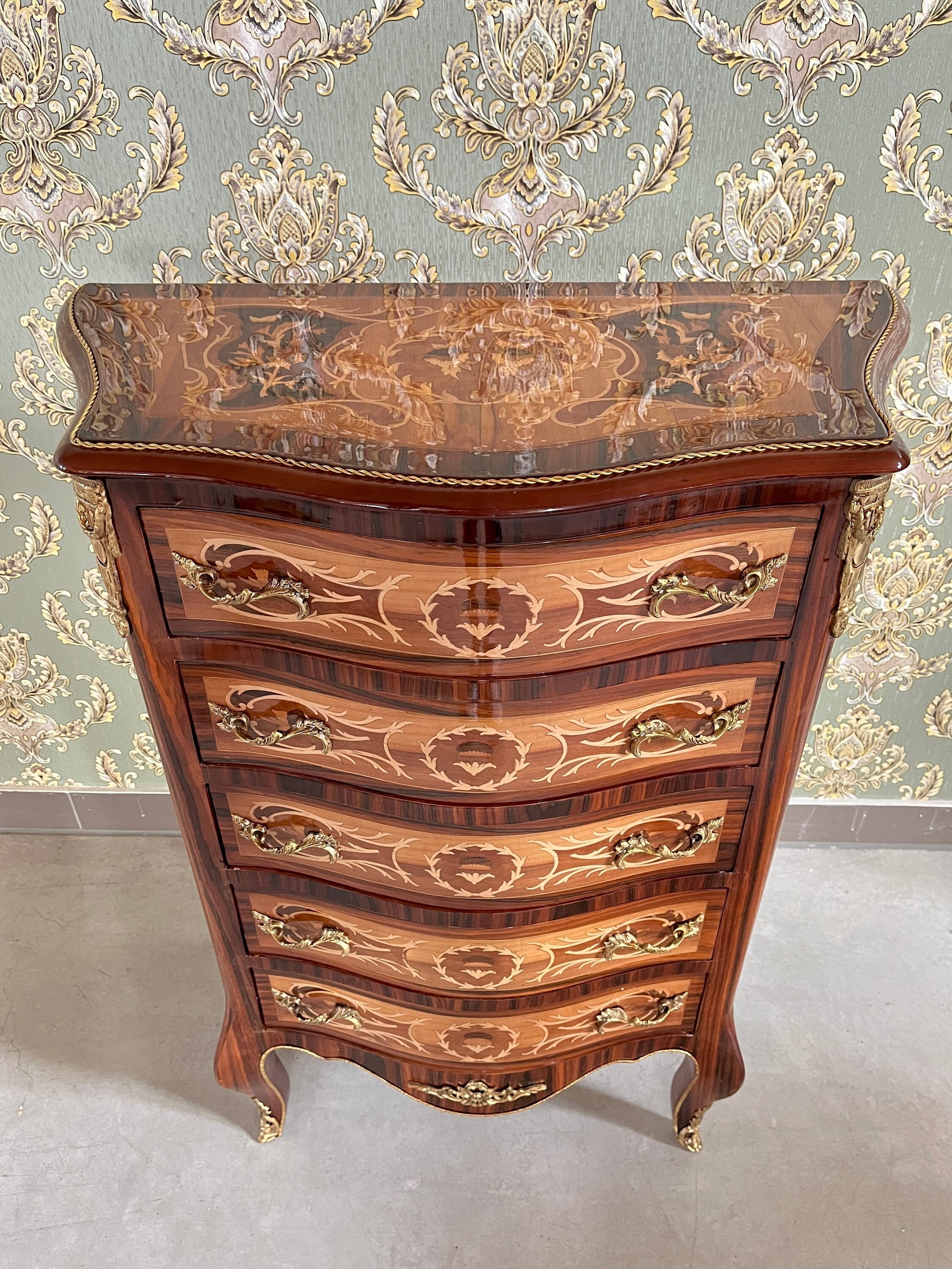 Chest of Drawer Antique Baroque Style 5 Drawer Cabinet in Brown Pattern Bronze Ornament for Home Decor