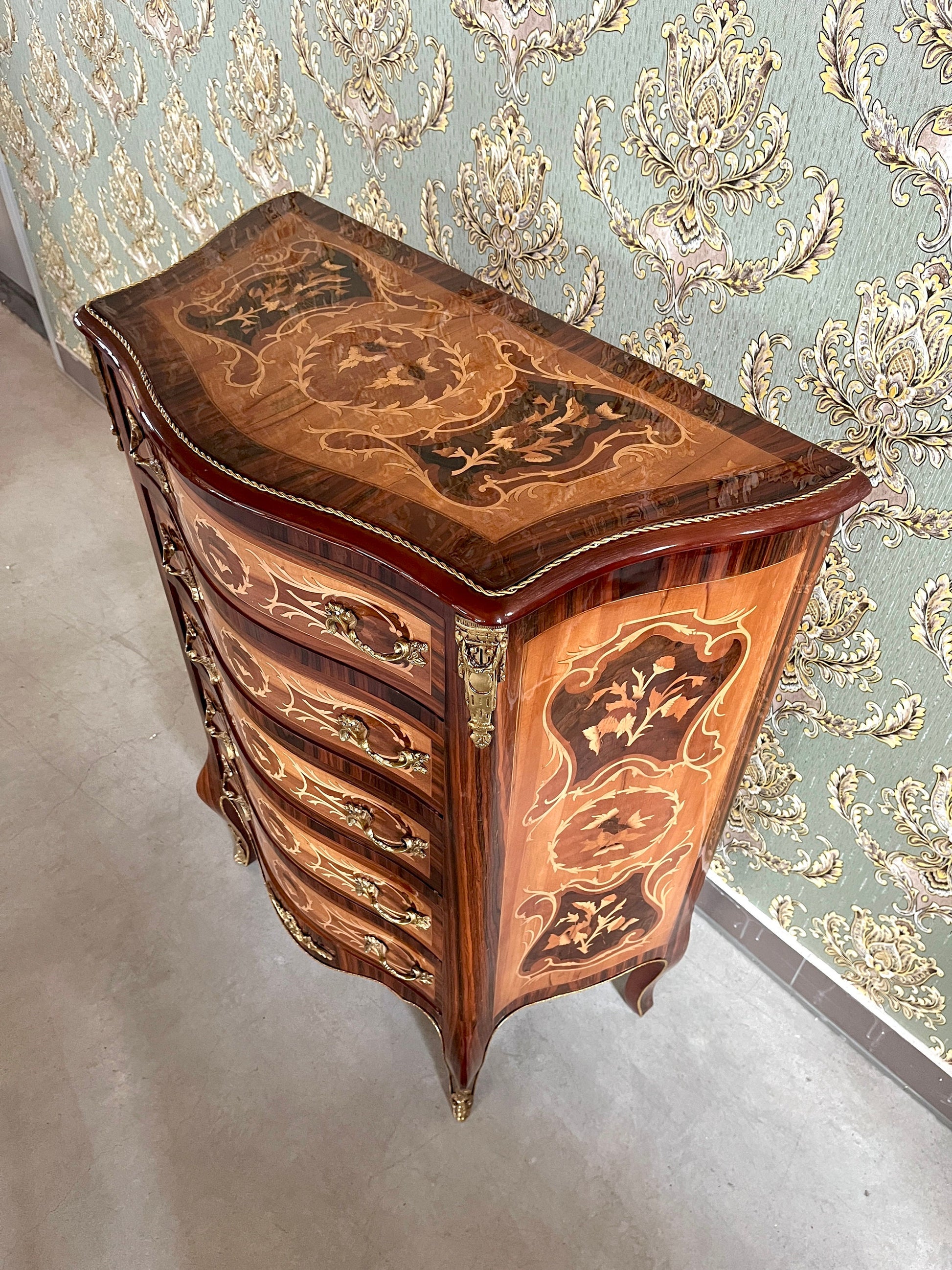 Chest of Drawer Antique Baroque Style 5 Drawer Cabinet in Brown Pattern Bronze Ornament for Home Decor