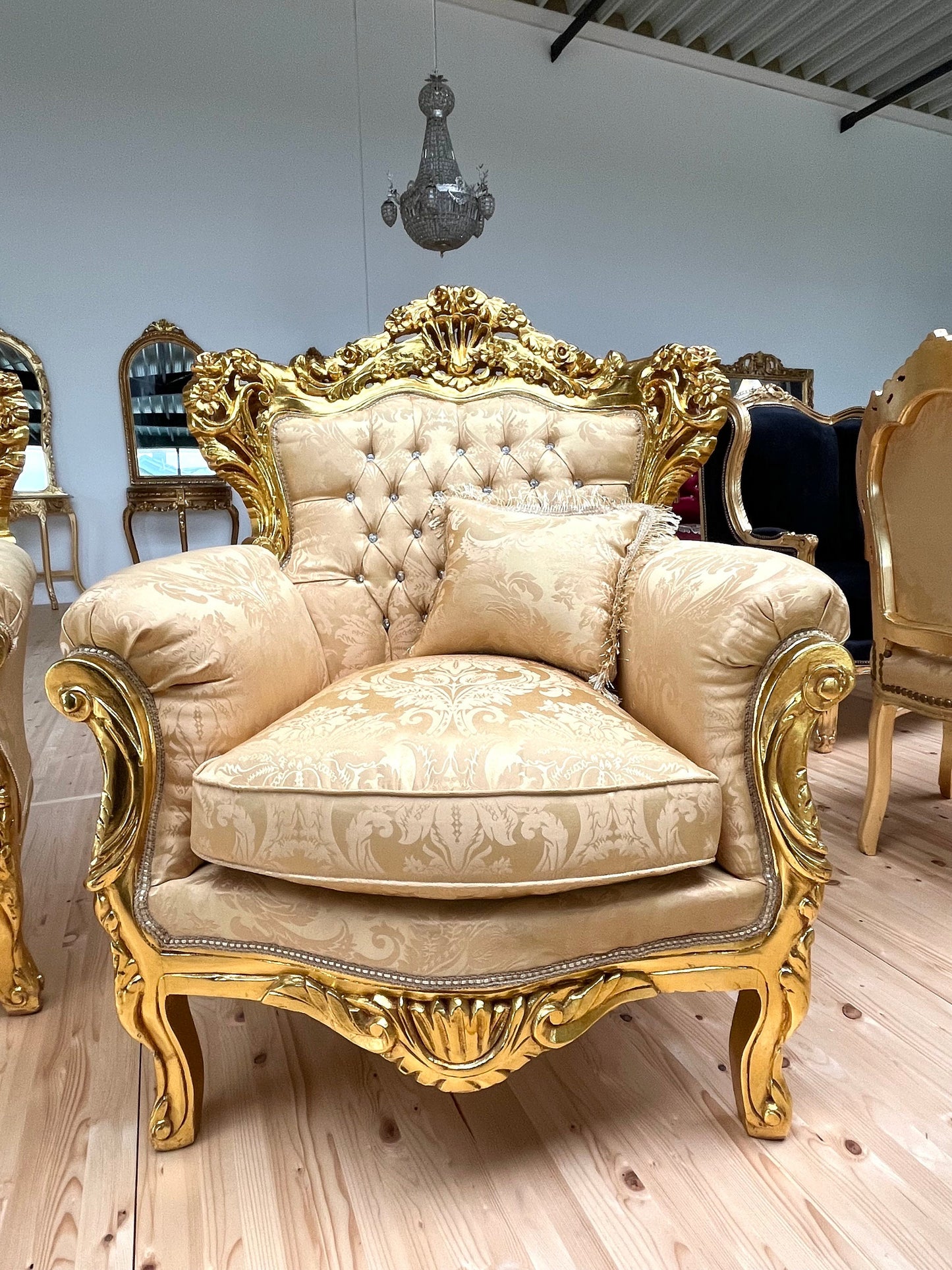 Sofa Set French Louis Style in Gold Finish Retro Baroque Rococo Style Couch Set For Holiday Sparkling Home Decor Gift for Hotel Lobby Decor
