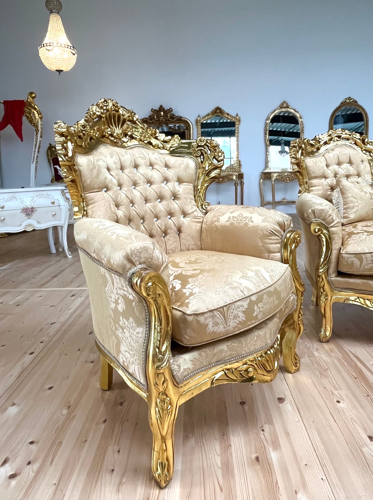 Sofa Set French Louis Style in Gold Finish Retro Baroque Rococo Style Couch Set For Holiday Sparkling Home Decor Gift for Hotel Lobby Decor