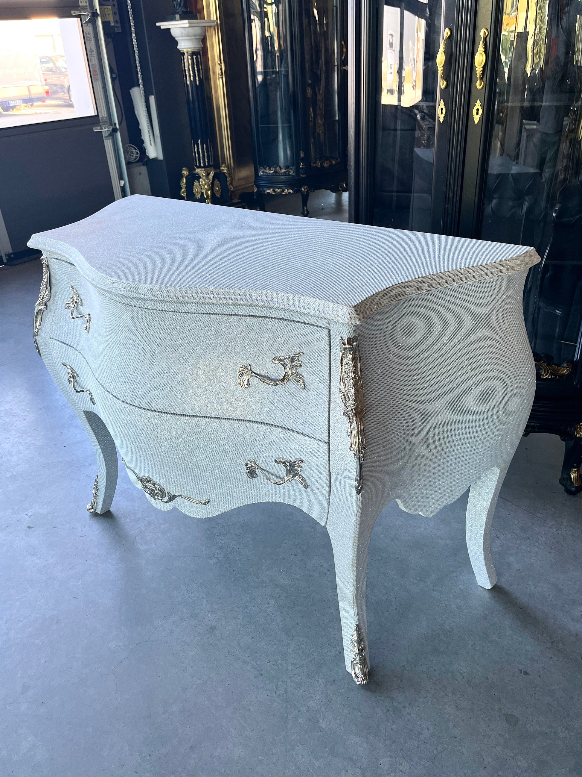 Chest of Drawer French Louis Style in Silver Glitter Dresser Retro Baroque Style Inlaid 2 Drawers & Metal Ornaments Commode in Silver