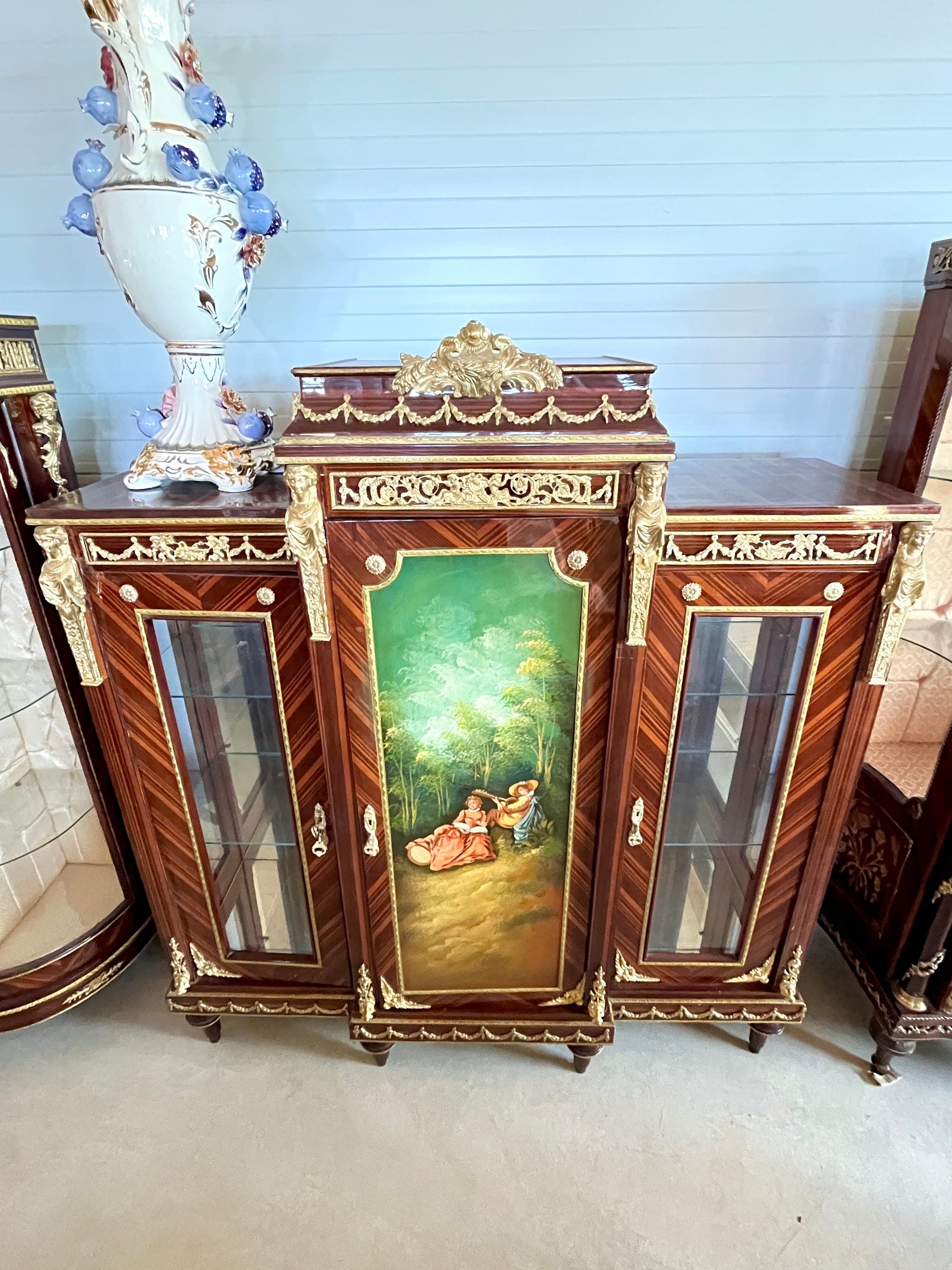 Cabinet Showcase Antique Baroque Style Oil Painting Hand-painted Glass Cabinet French Louis Style in Brown for Home Decor