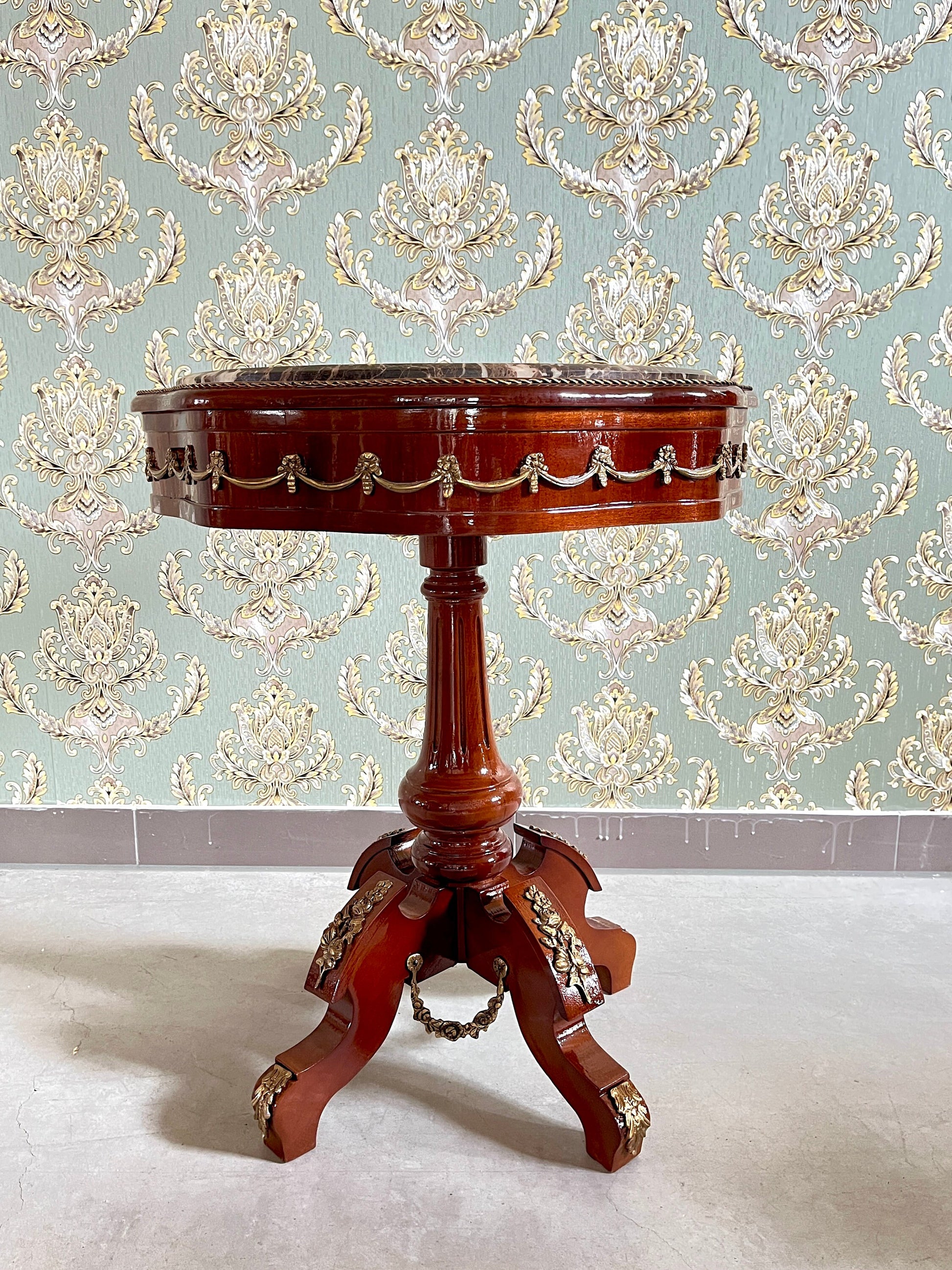 Side Table Marble Top Retro Baroque Style Tea Table Café Table Antique Style Wooden Table with Marble Top for Home Decor