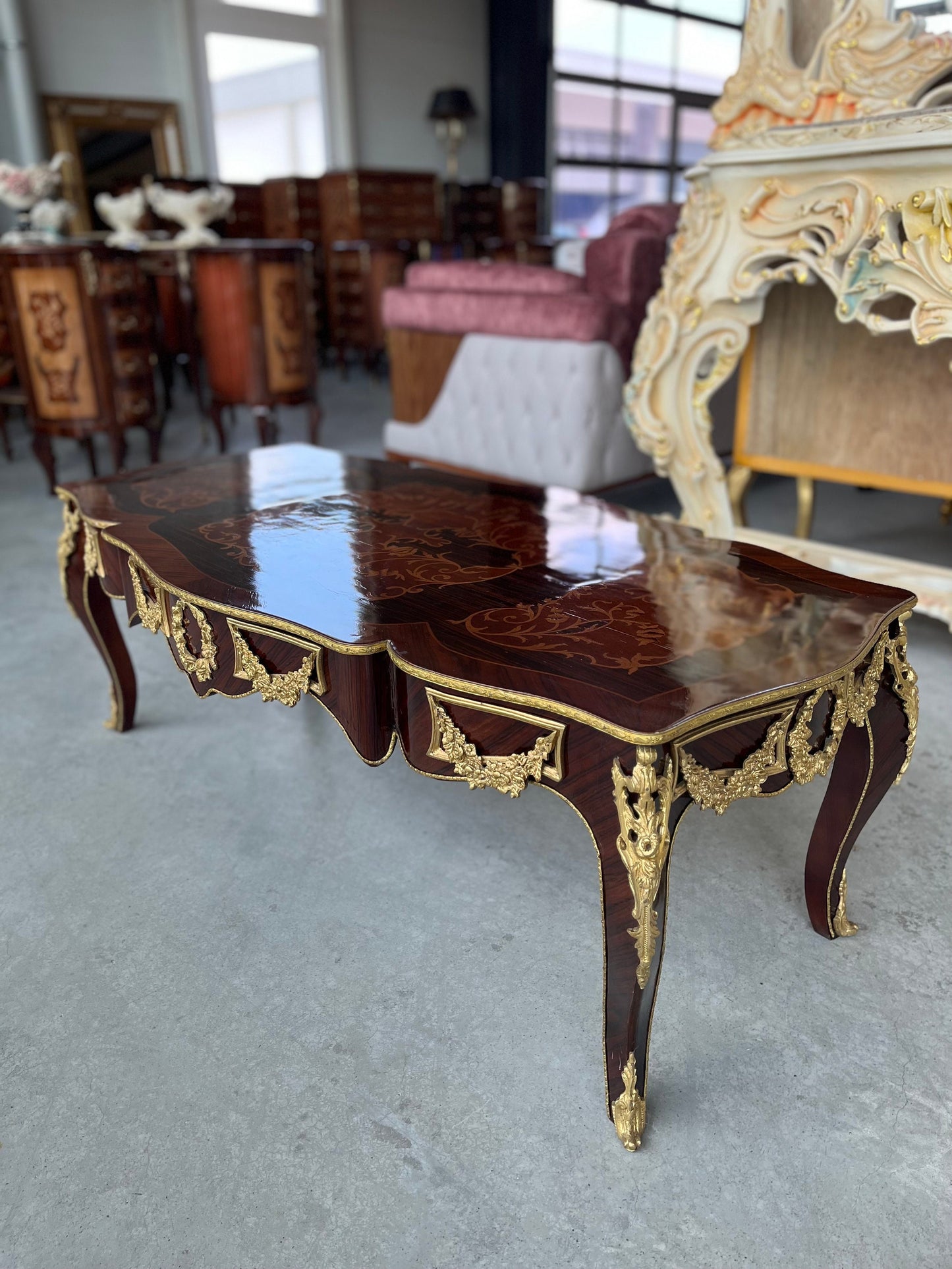 Coffee Table Nostalgic French Baroque Style Wooden Low Tea Table Retro Antique Style Brown Table for Home Decor