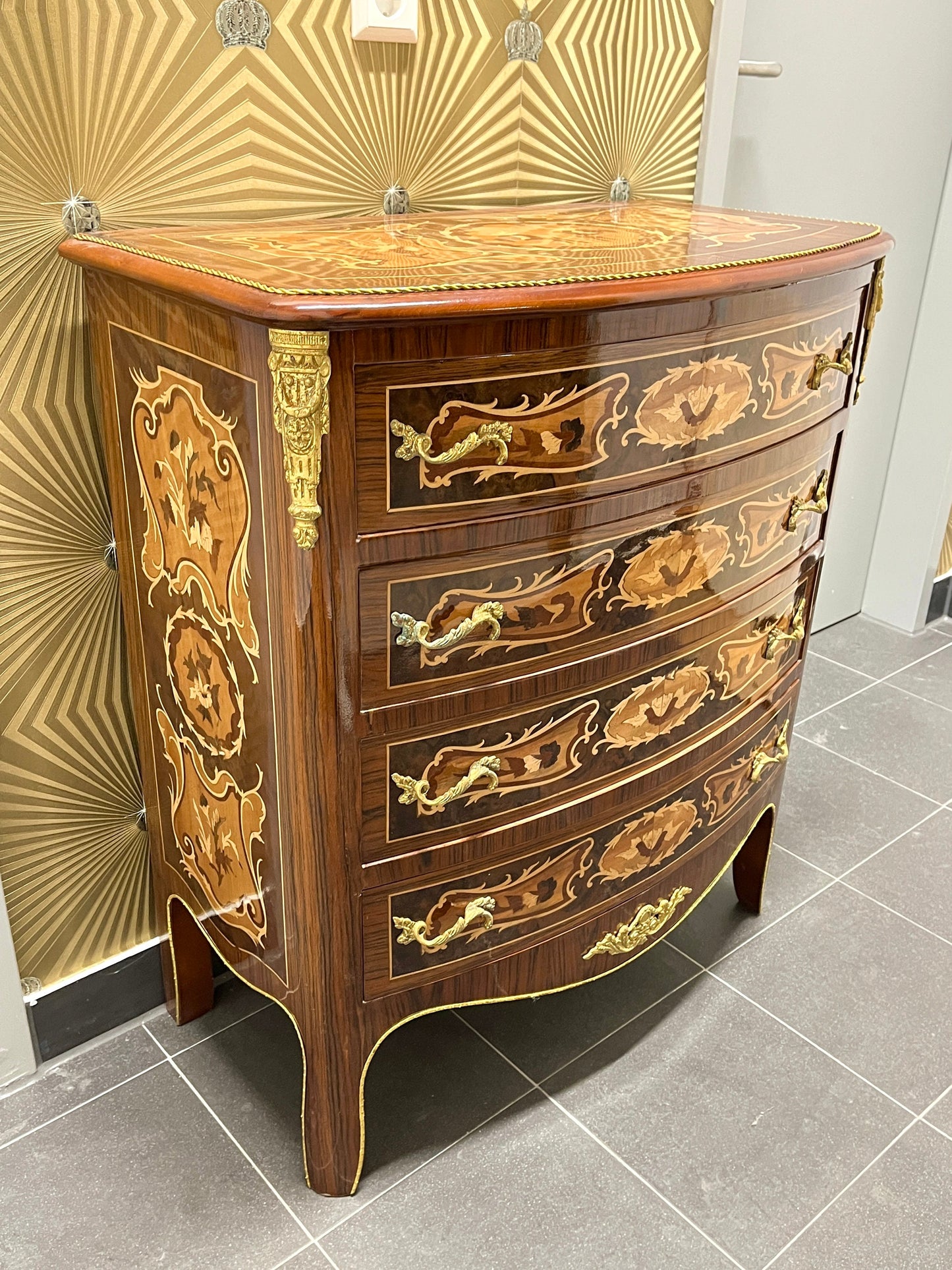 Chest of Drawer Retro Style 4 Drawers Cabinet Baroque Style Chest of Drawer Wood French Baroque Style Chest of Drawer for Home