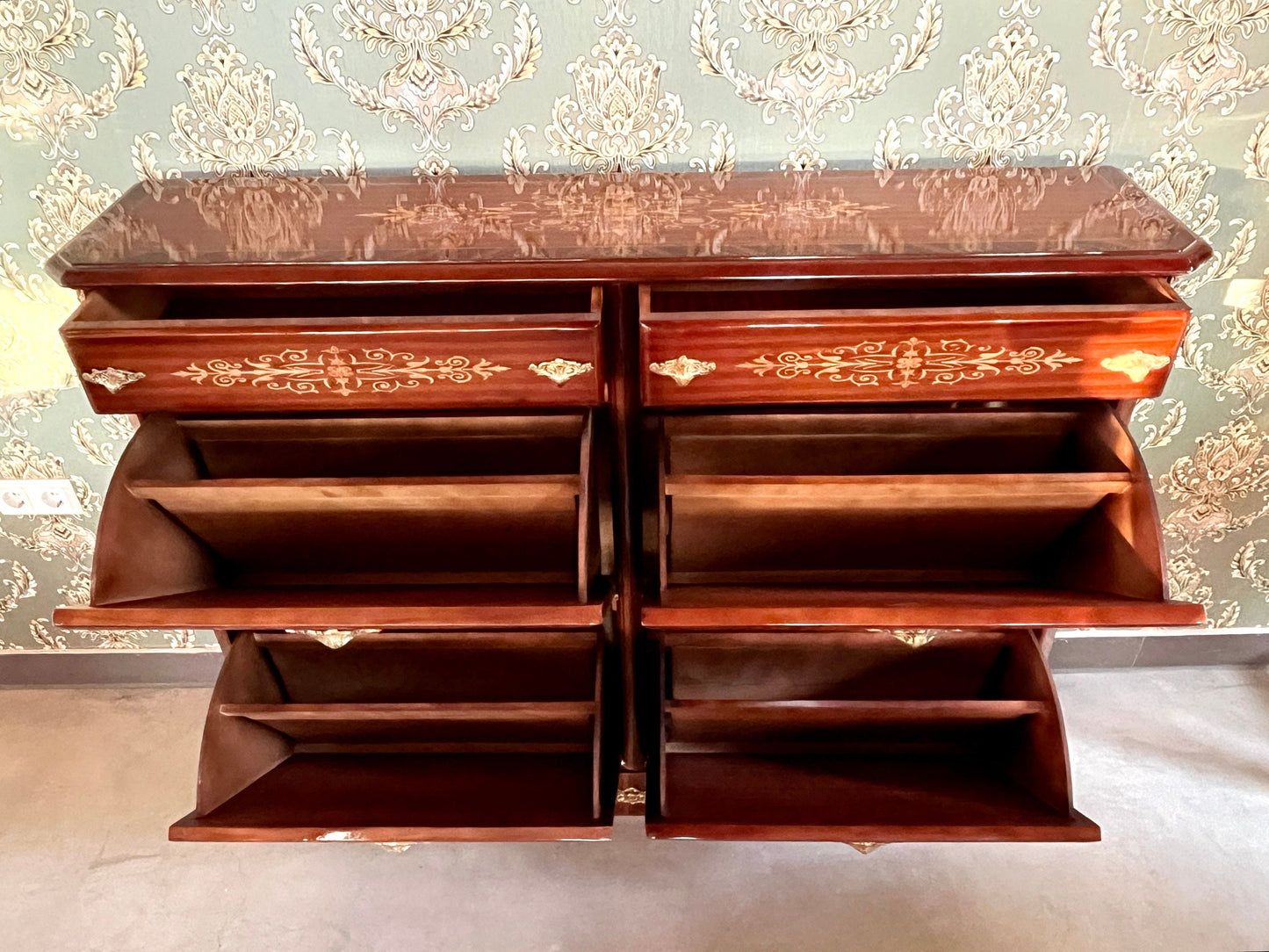 Shoe Cabinet Retro Baroque Antique Style Wooden Brown Cabinet Stored Up to 24 Pairs for Home Decoration