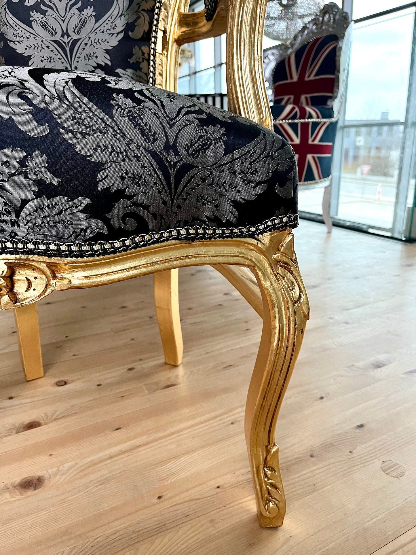 Armchair Black Gold French Louis Style Accent Chair Retro Antique Baroque Rococo Style Armchair in Gold Finish for Home Decor