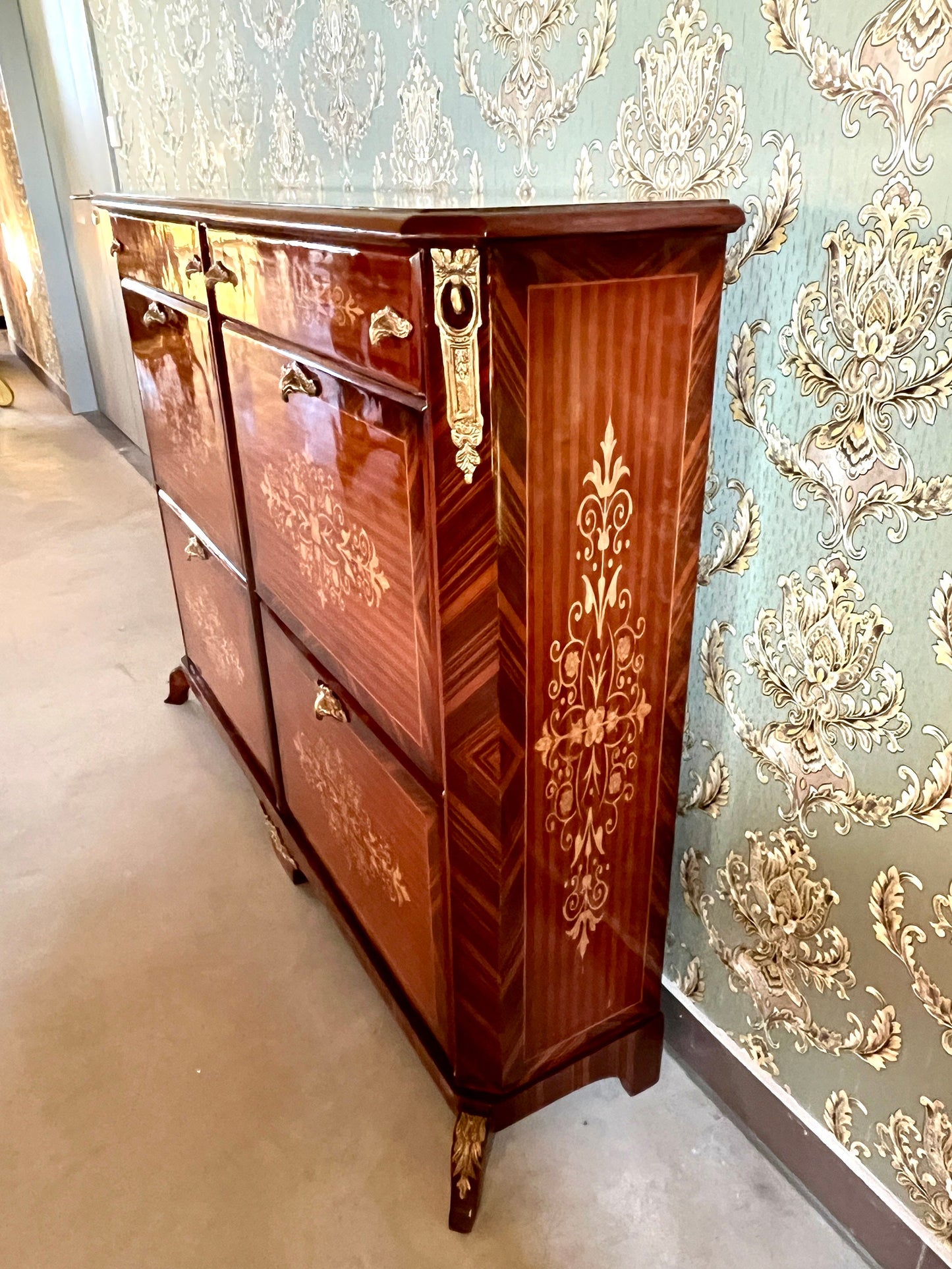 Shoe Cabinet Retro Baroque Antique Style Wooden Brown Cabinet Stored Up to 24 Pairs for Home Decoration