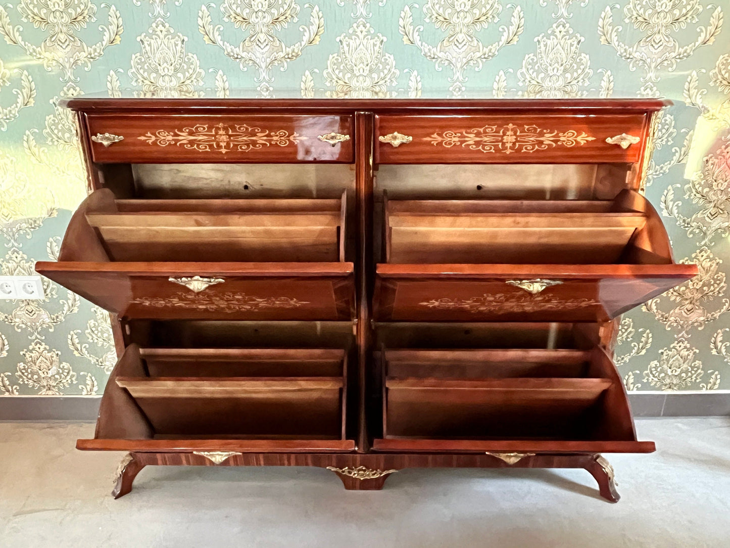Shoe Cabinet Retro Baroque Antique Style Wooden Brown Cabinet Stored Up to 24 Pairs for Home Decoration