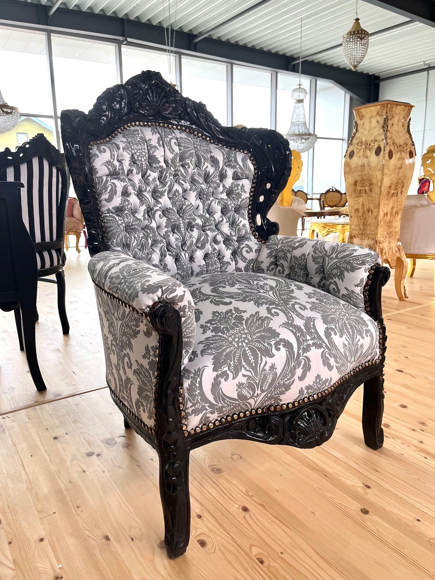Sessel Barock Rokoko Stil /Armchair Retro Baroque Rococo Style Sofa Chair Nostalgic French Antique Style in Colorful Velvet - Made to Order